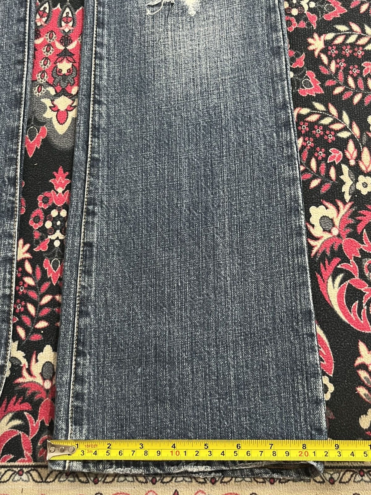 Japanese Brand Japanese Blue Washed Distress Dagger Embroidery Flare Jeans Size 30" / US 8 / IT 44 - 13 Thumbnail