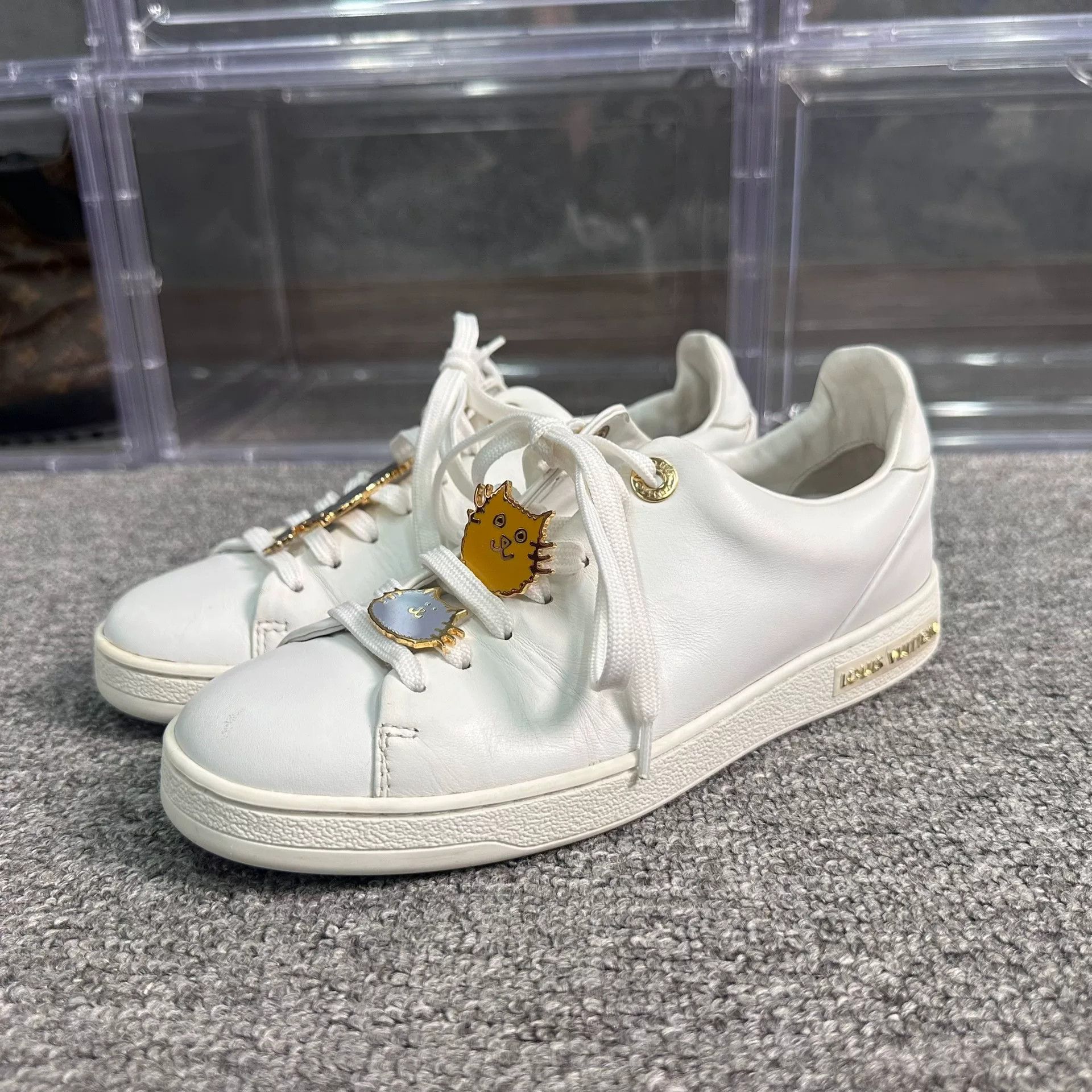 Louis Vuitton Louis Vuitton White Lowtop Sneakers us_5 Women Size US 5 / IT 35 - 1 Thumbnail