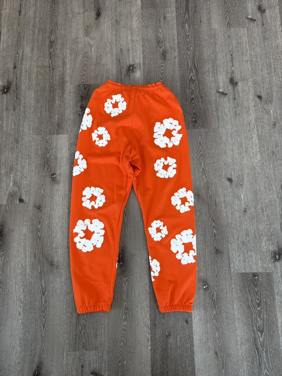DENIM TEARS Denim Tears “The Cotten Wreath” Sweatpants (ORANGE) Size US 32 / EU 48 - 2 Thumbnail