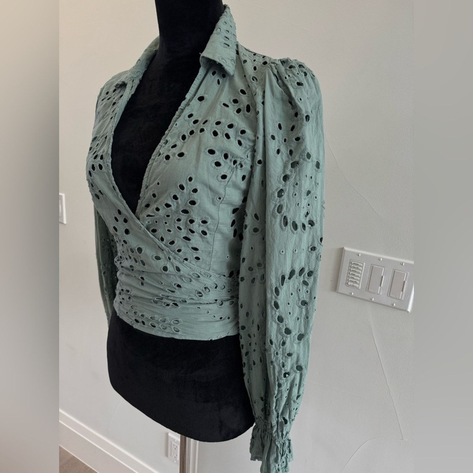 Other New Elegant Sage Green Wrap Top size XS Size XS / US 0-2 / IT 36-38 - 7 Thumbnail