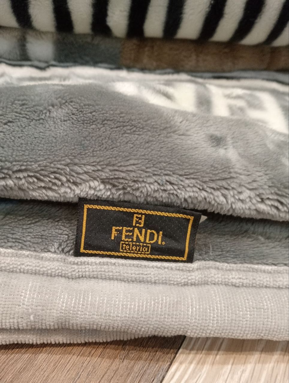 Fendi FENDI ACRYLIC VELVET BLANKET - SIZE 140CM x 210CM Size ONE SIZE - 4 Thumbnail