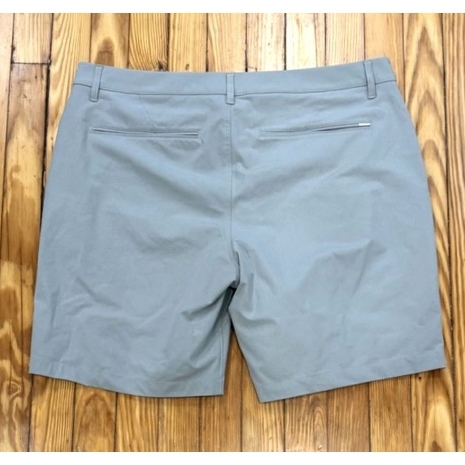 Vuori Vuori Men's Size 38 Meta Chino 8" Shorts Gray Flat Front Logo Preppy Size US 38 / EU 54 - 2 Thumbnail
