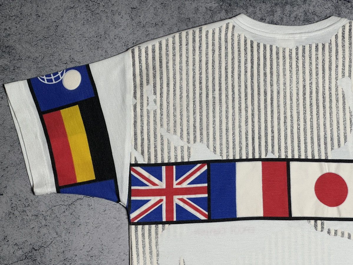 Disney Vintage 1982 Mickey Mouse Walt Disney World Epcot Flag Tee Size US M / EU 48-50 / 2 - 11 Thumbnail