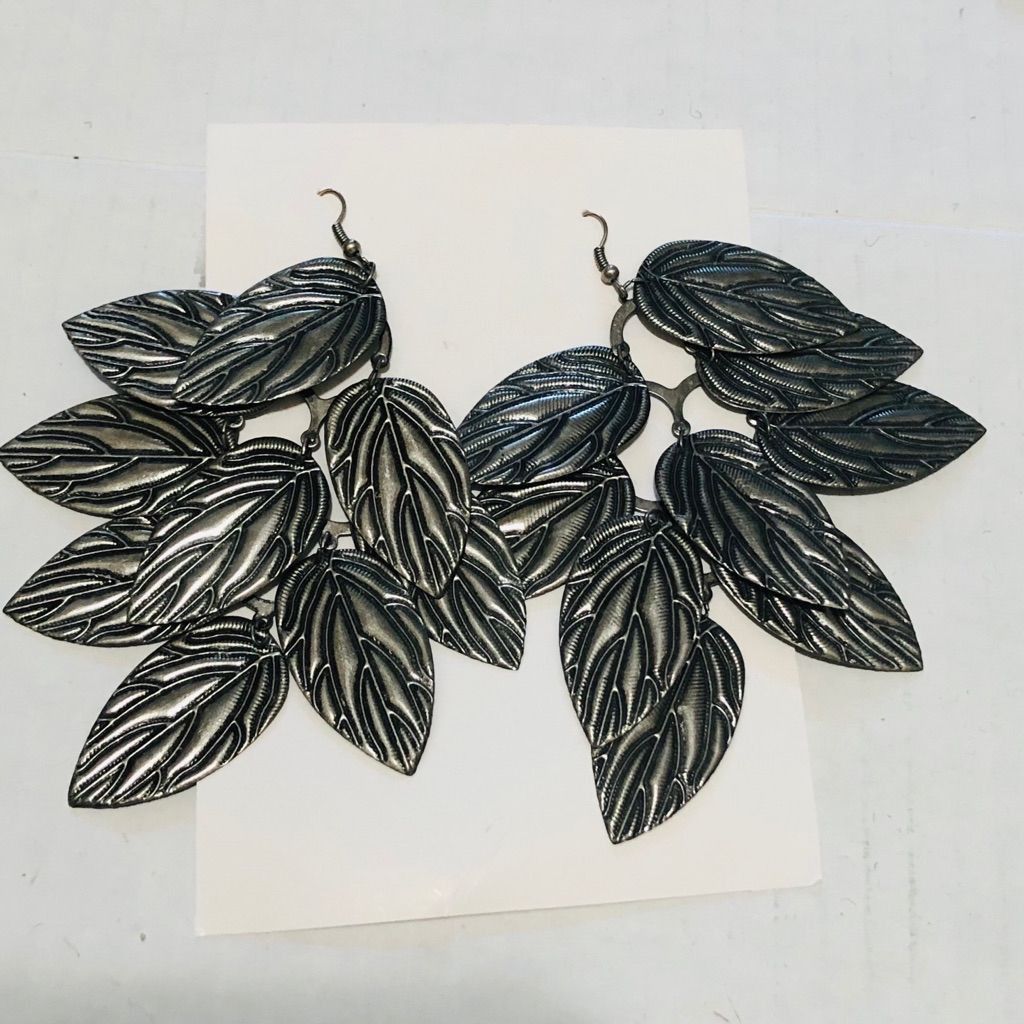 Vintage Vintage Layered Feathered Leaves Hook Earrings Silver Metal Size ONE SIZE - 2 Thumbnail