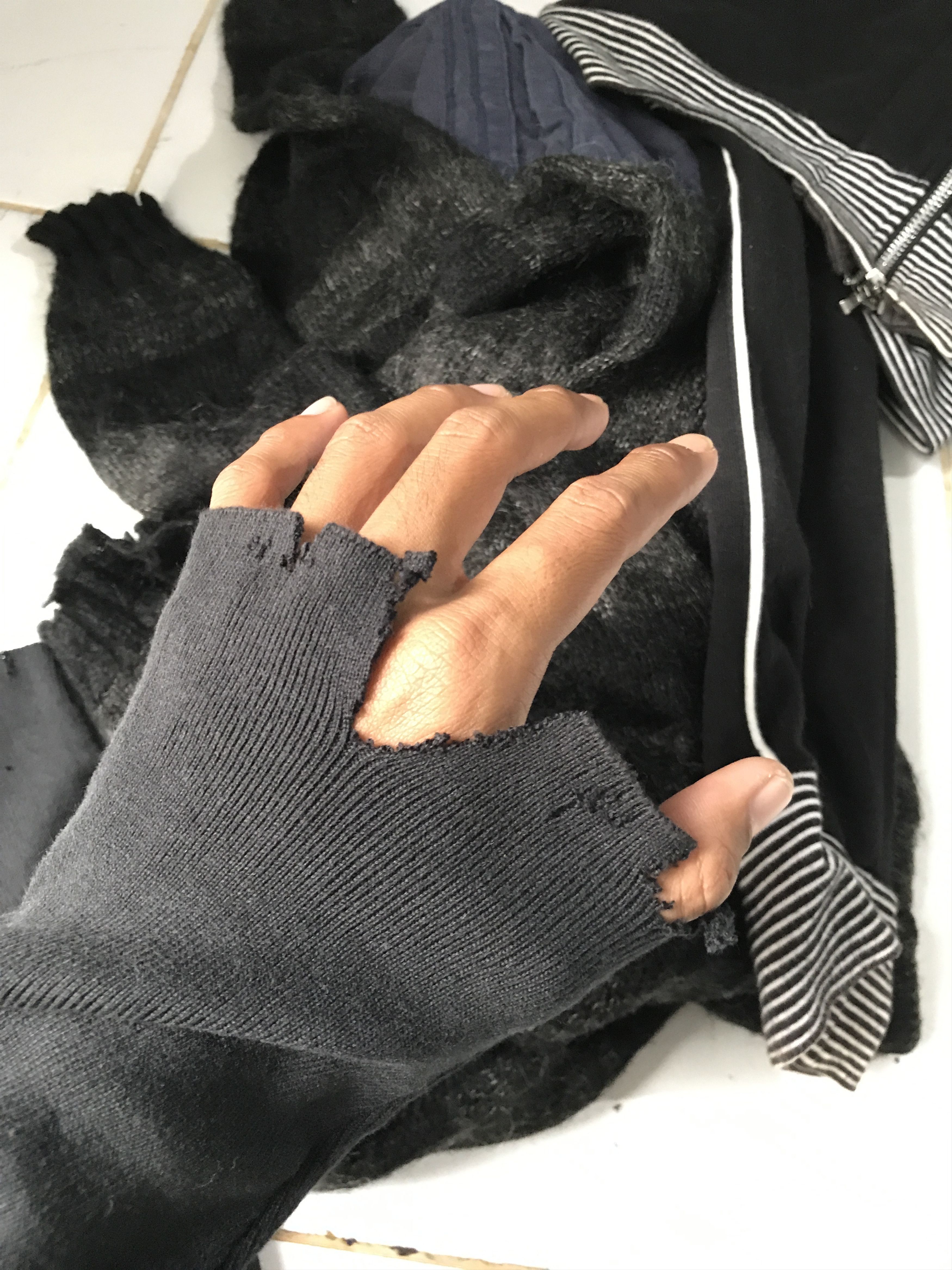 A.P.C. A.P.C destroyed cut out knit sweatshirts cdg style Size US S / EU 44-46 / 1 - 8 Thumbnail