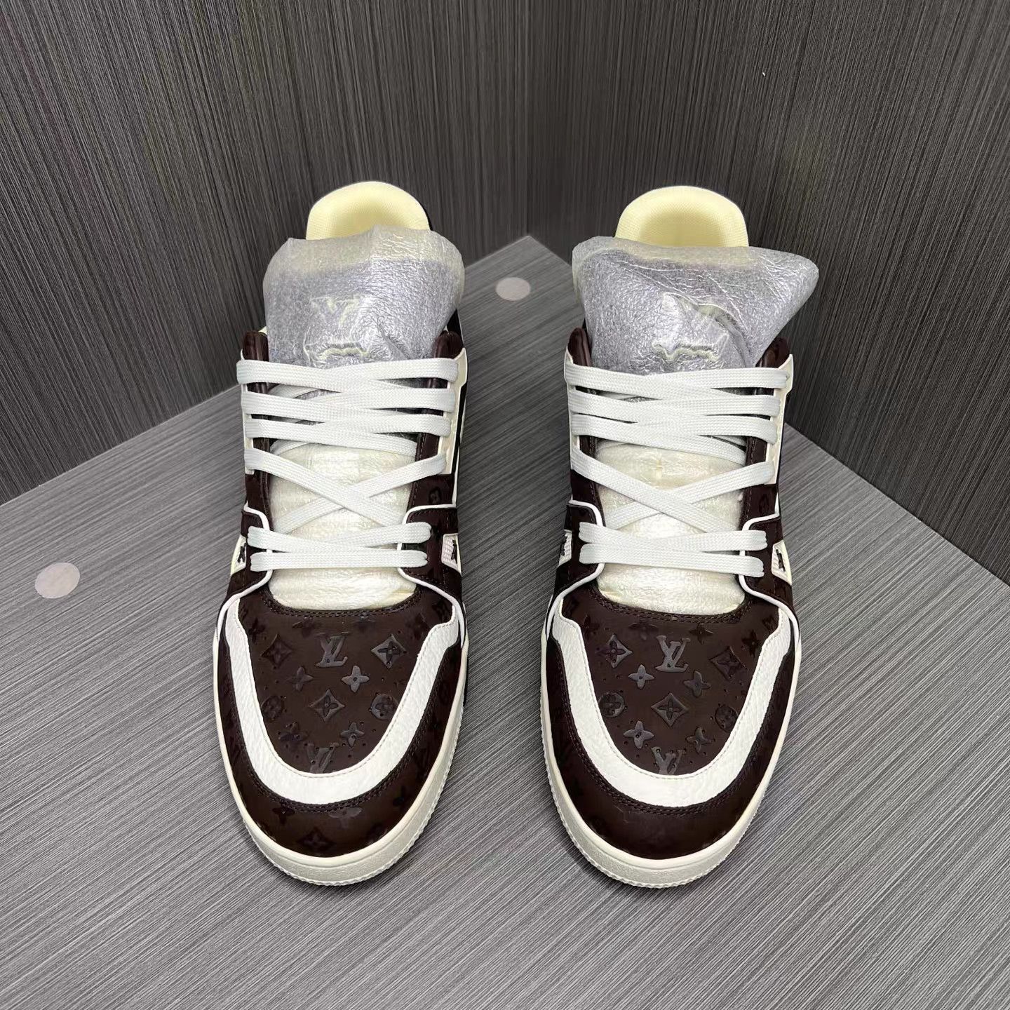 Louis Vuitton Louis Vuitton Trainer x Tyler Brown Red K15 Size US 10 / EU 43 - 2 Thumbnail