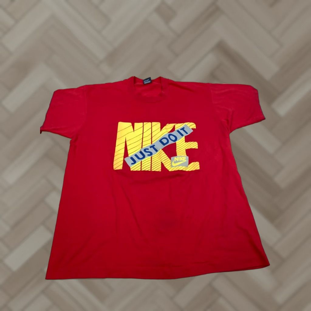 Nike VINTAGE Nike Just Do It Shirt Mens XL Red 90s USA T-Shirt Mens XL Red 90s USA Size US XL / EU 56 / 4 - 1 Thumbnail