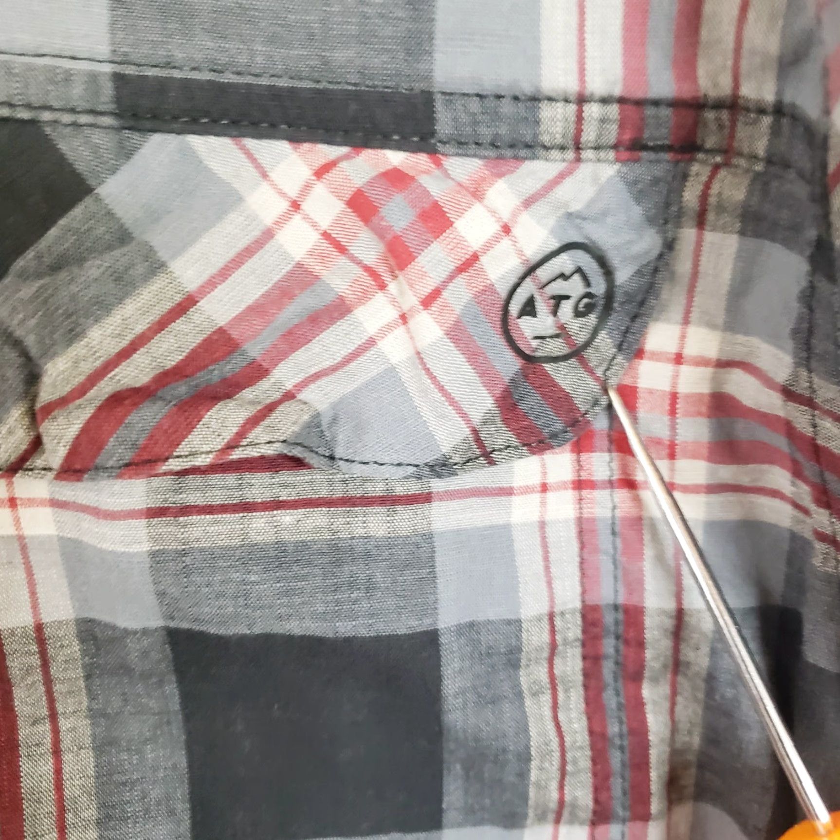 Wrangler VINTAGE Wrangler ATG Mens L Red Grey Button Up Long Sleeve Vented Shirt Plaid Slv Pocket Size US L / EU 52-54 / 3 - 4 Thumbnail