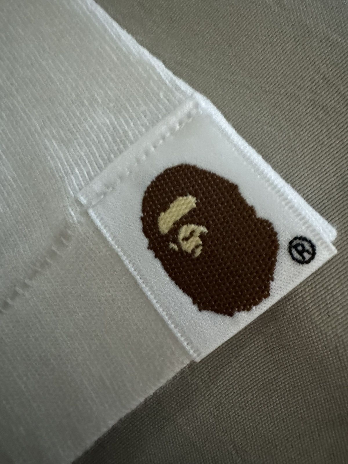 Bape 全新 日版正版 bape a bathing ape T shirt（短袖） Size US L / EU 52-54 / 3 - 10 Thumbnail