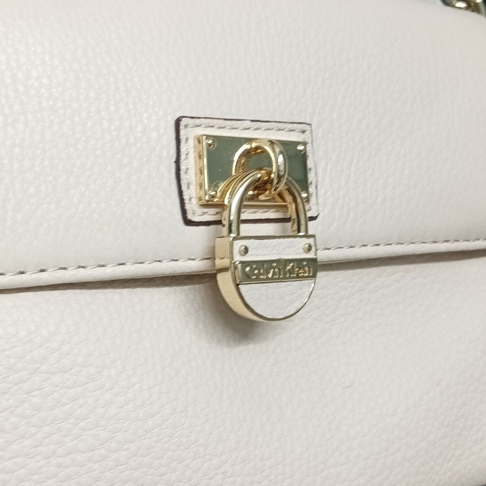 Calvin Klein Y2K Vintage Calvin Klein Cream Leather Crossbody Size ONE SIZE - 4 Thumbnail