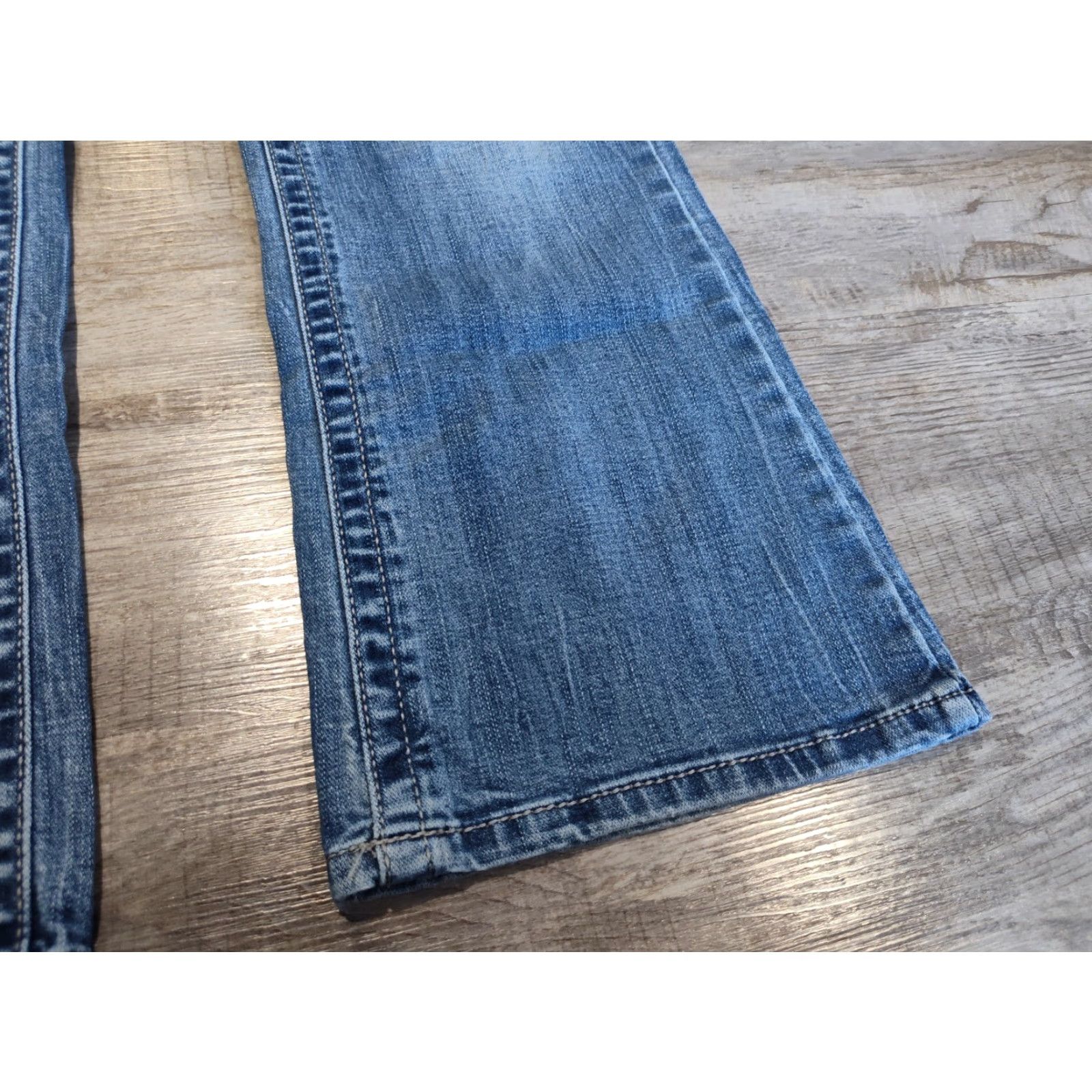 Wrangler Wrangler Jeans Womens Boot Cut Low Rise Rock 47 Bedazzled Denim Stretch 32x29 Size 24" / US 00 / IT 34 - 4 Thumbnail