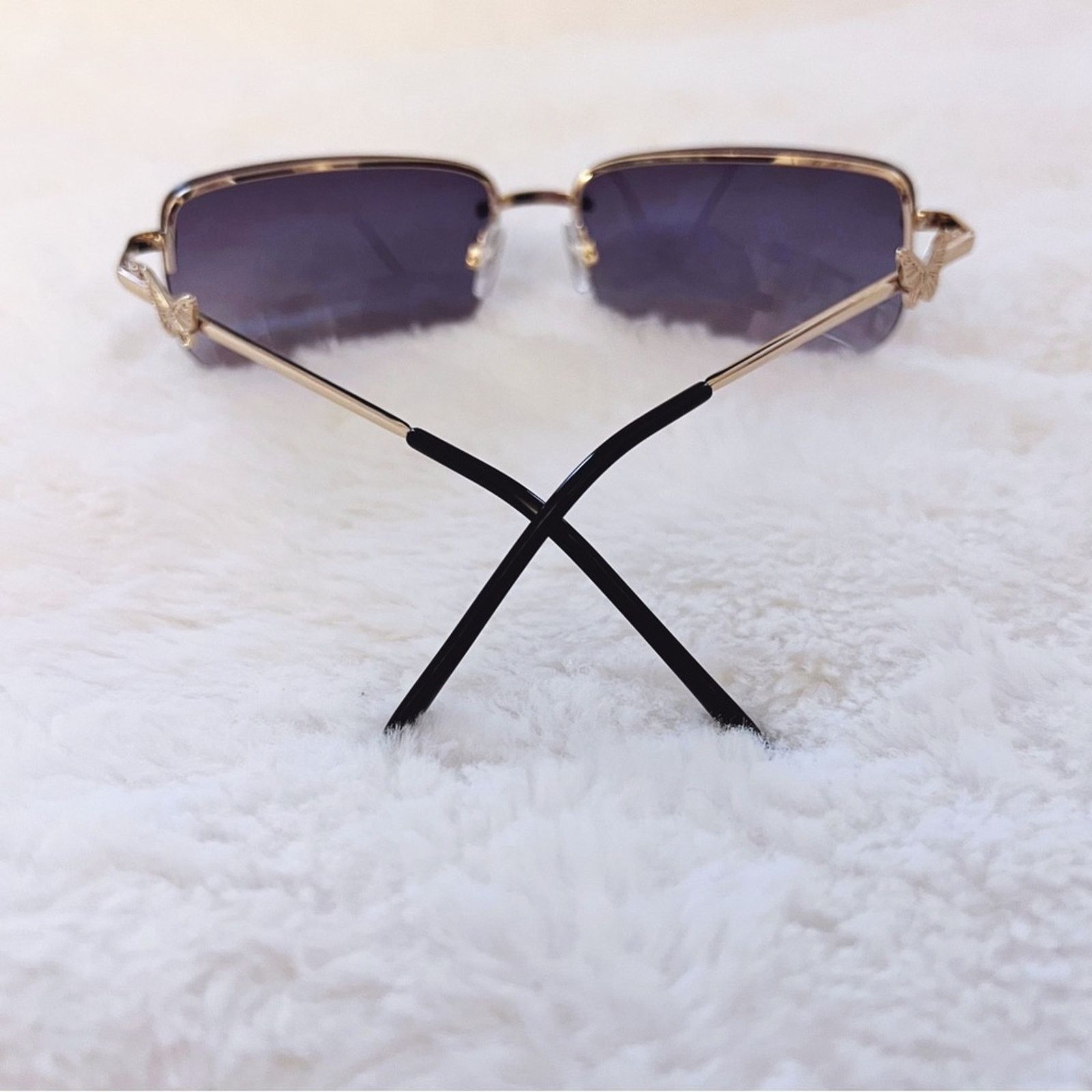 Other Delia Black Rimless Butterfly Accent Sunglasses Size ONE SIZE - 10 Thumbnail