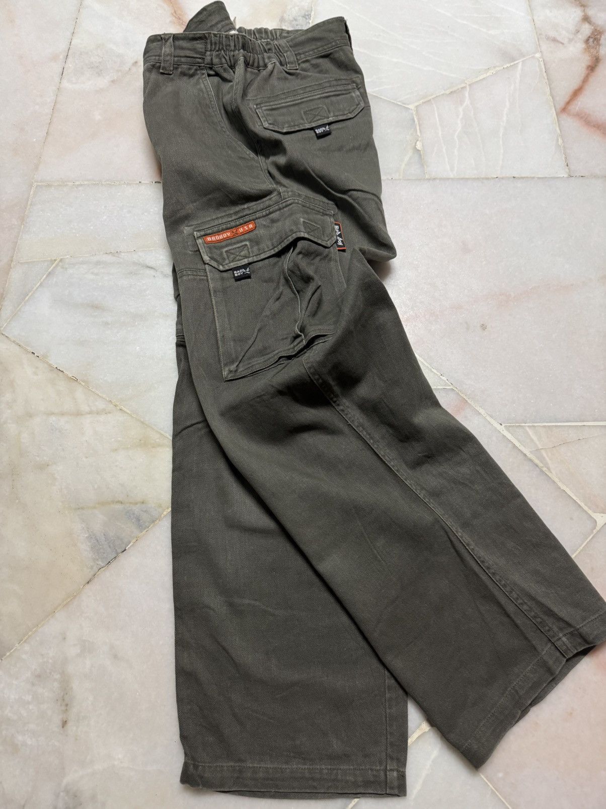 Japanese Brand VINTAGE WIDE BAGGY BAD BOY USA CARGO THRASHED INSANE WEAR Size US 27 - 8 Thumbnail