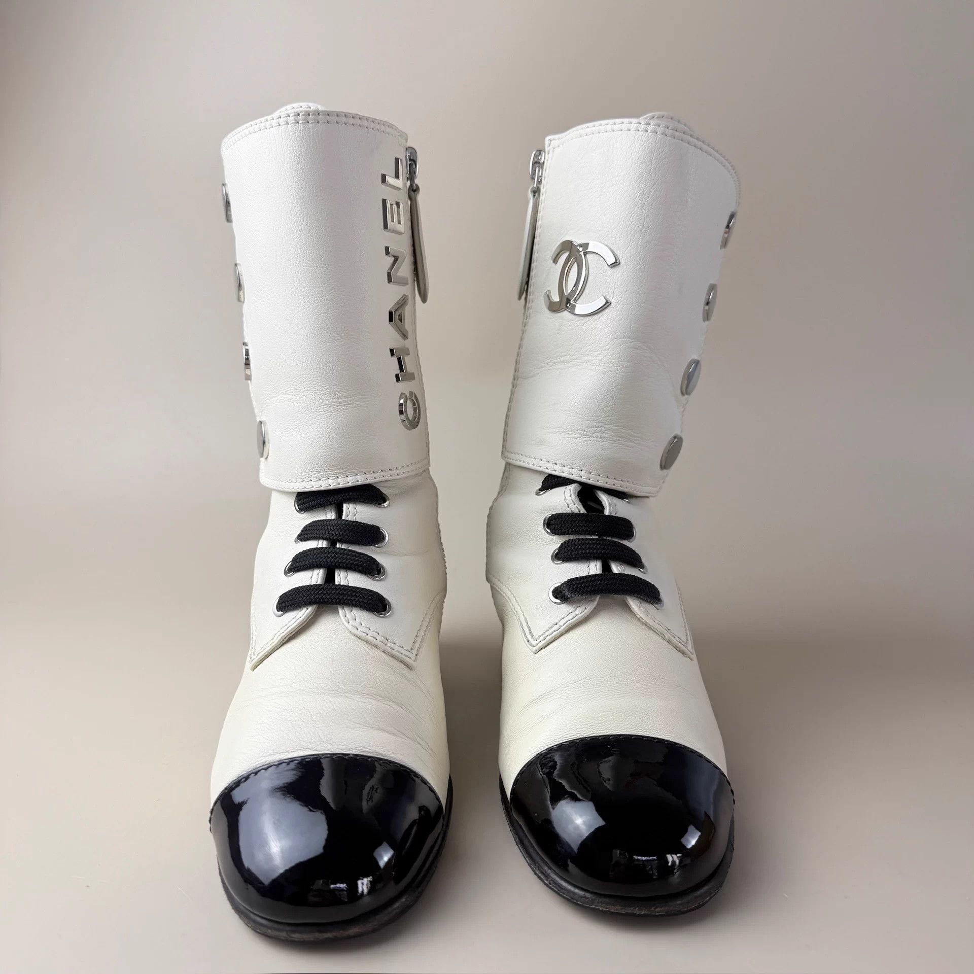 Chanel CHANEL black white panda gold CC short boots 36.5 Size US 5.5 / IT 35.5 - 2 Thumbnail