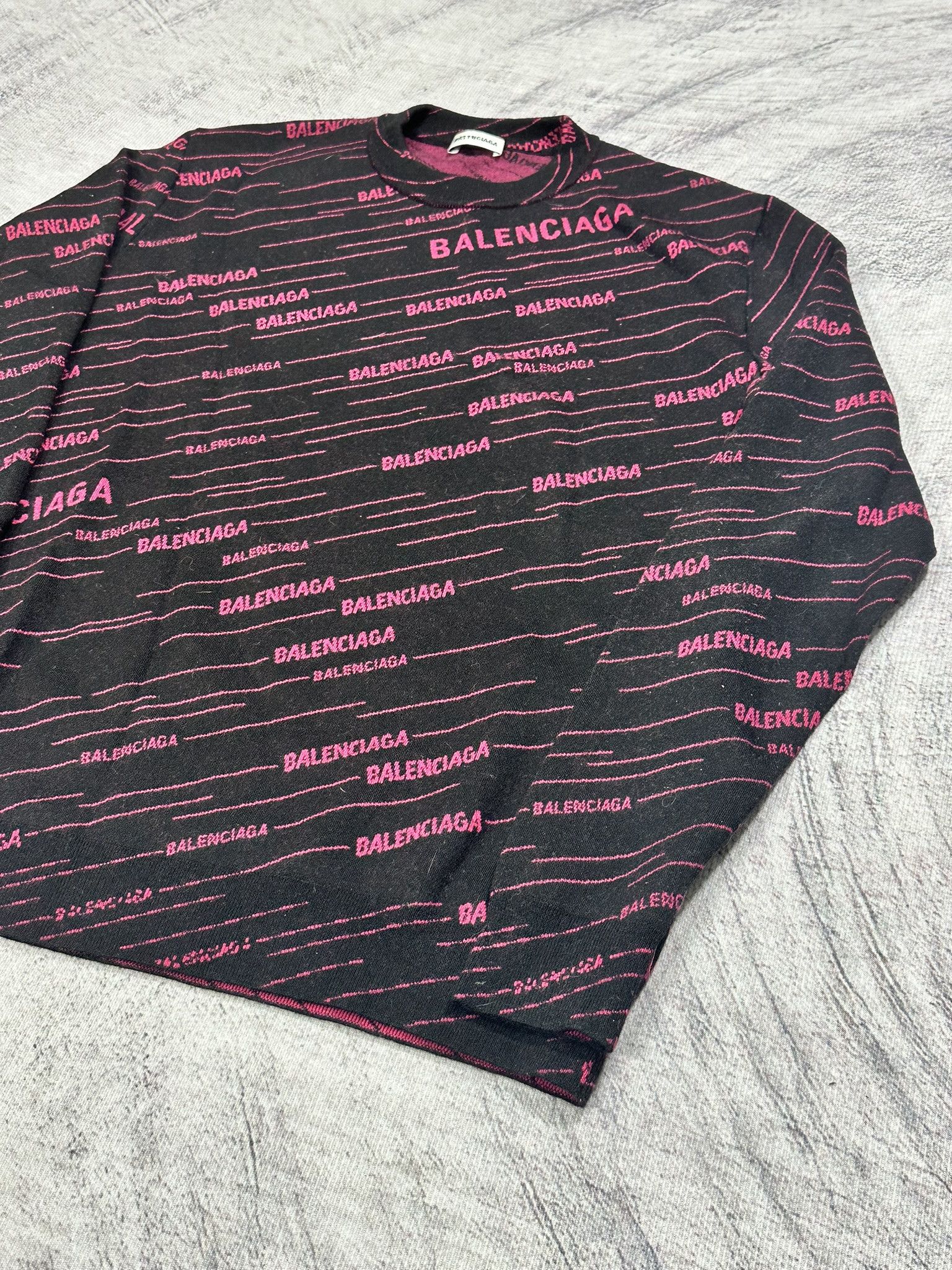 Balenciaga Balenciaga Sweater Diagonal Allover Logo Black and Pink Wool Size US S / EU 44-46 / 1 - 3 Thumbnail