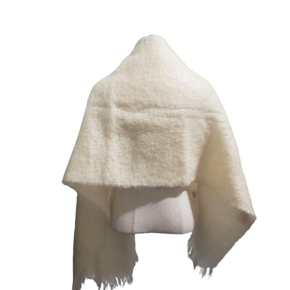 Designer CT1953 Holmes & Allan NWOT Cream Alpaca Mohair Wrap OS Size ONE SIZE - 4 Thumbnail