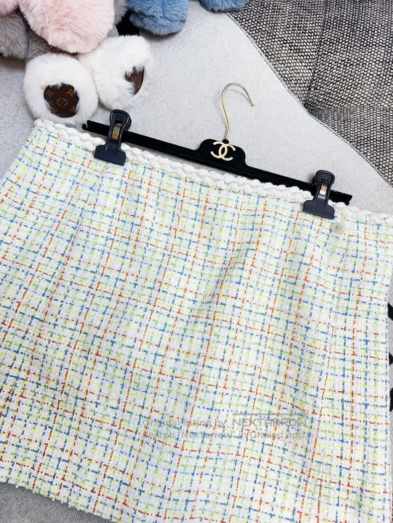 Chanel Chanel 25C colourful plaid skirt Size 30" / US 8 / IT 44 - 2 Thumbnail