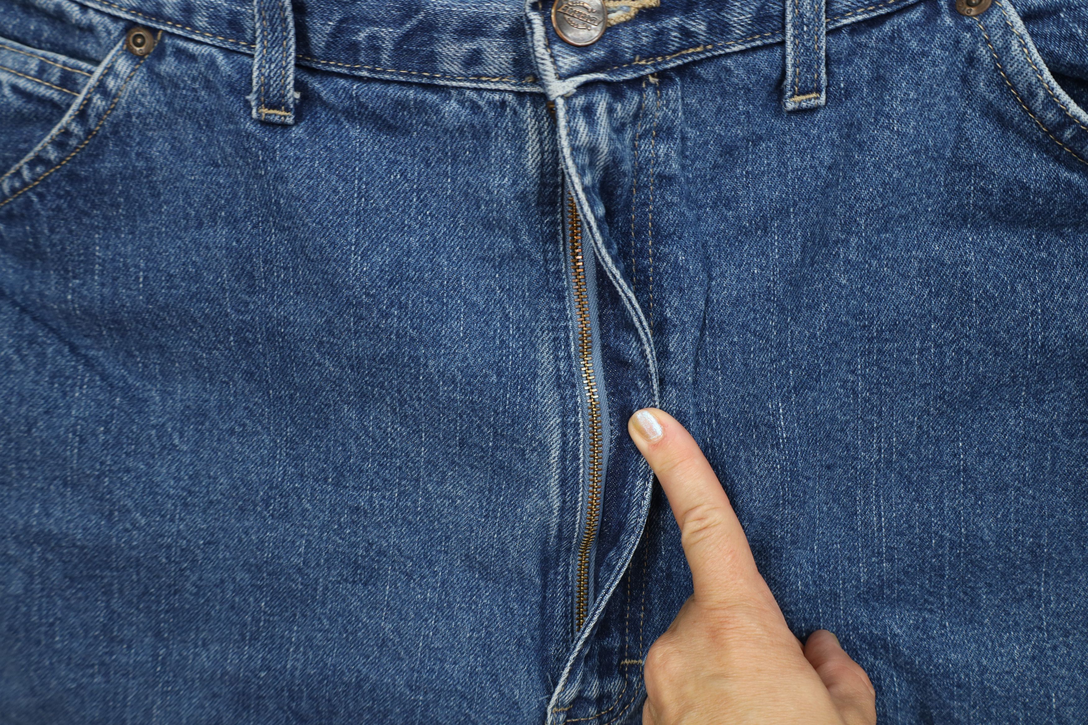 Dickies Vintage Y2K Dickies Spell Out Wide Leg Dungaree Denim Jeans Size US 44 / EU 60 - 5 Thumbnail