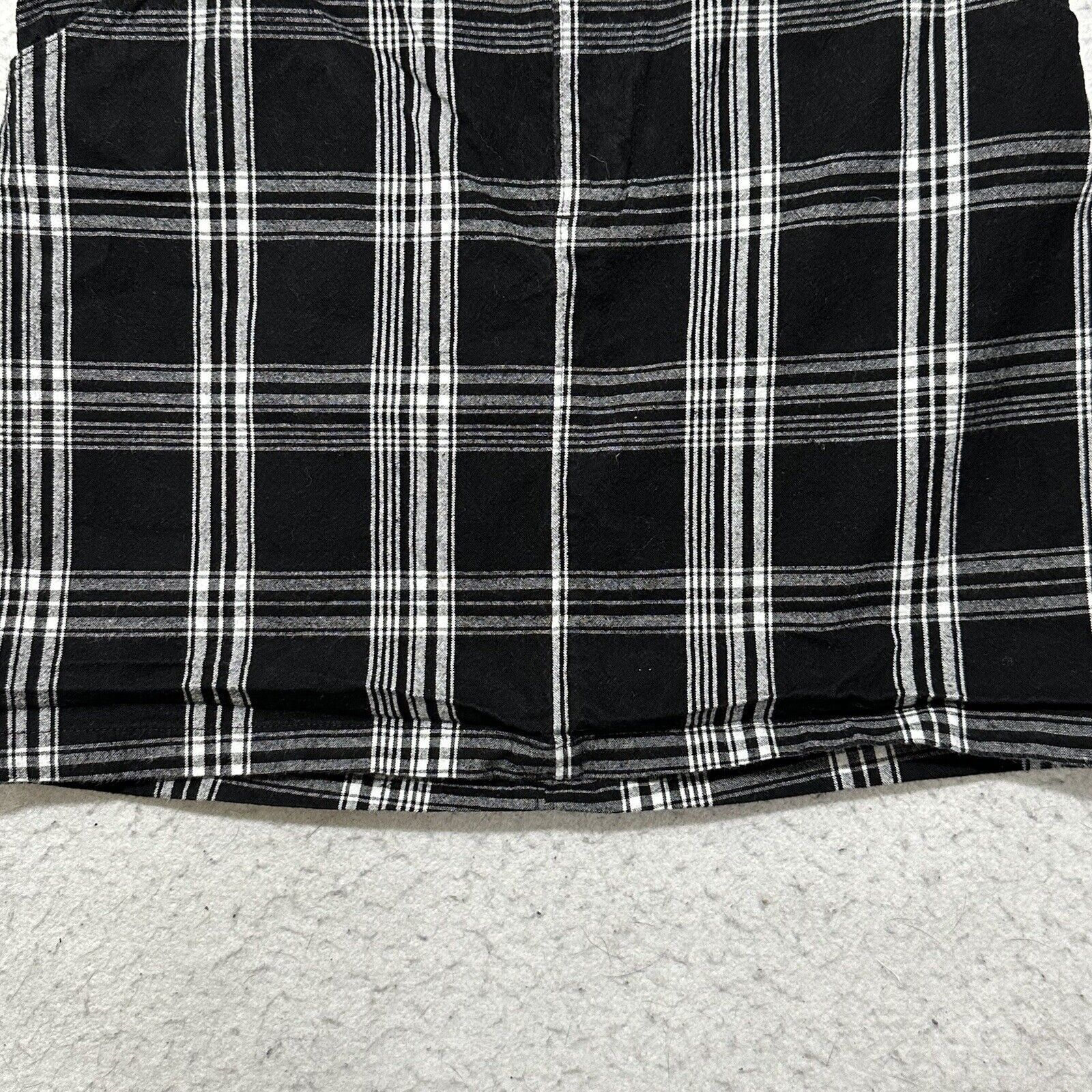 Hollister Hollister Small High Rise Black White Plaid Mini Skirt Size 28" / US 6 / IT 42 - 3 Thumbnail