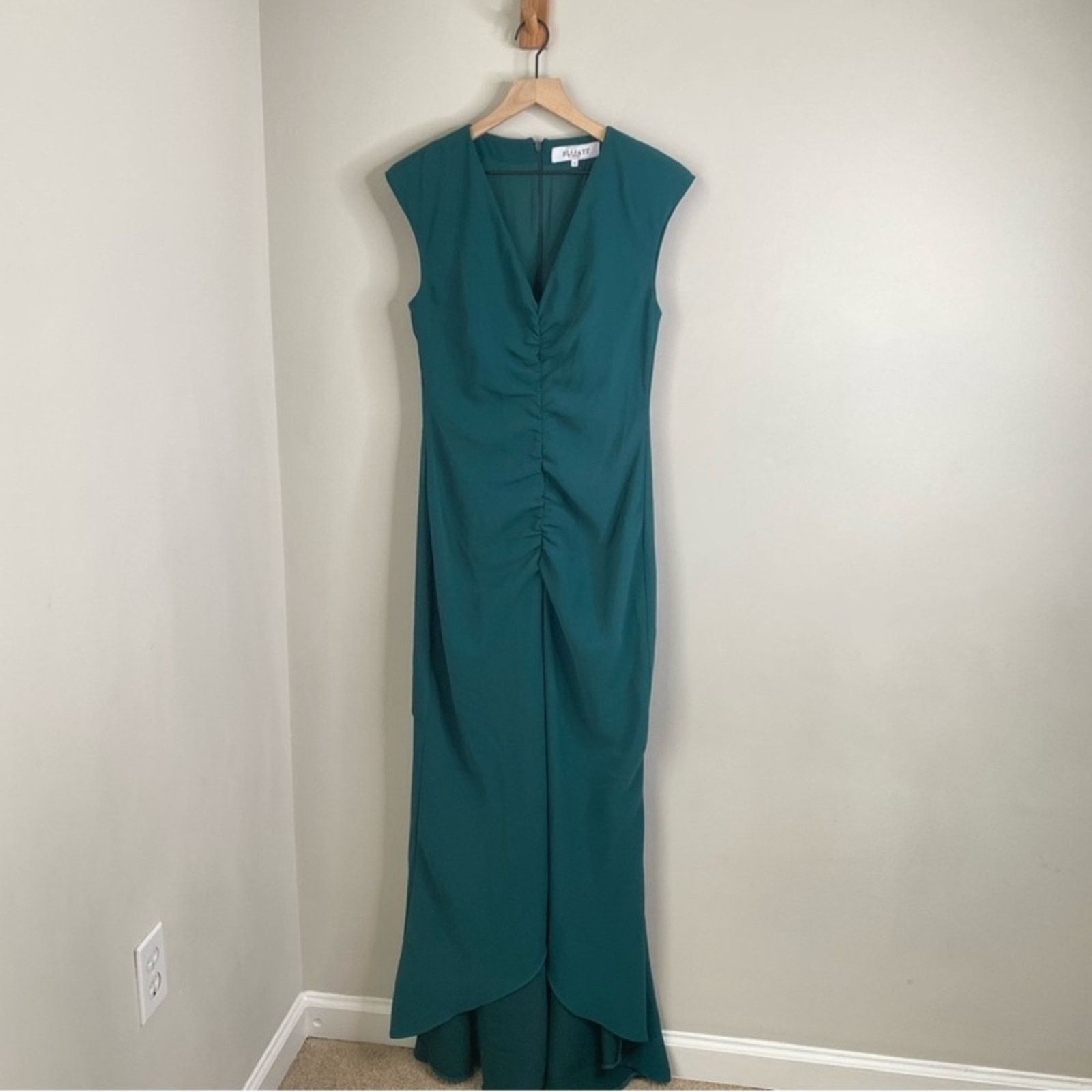 ELLIATT NWT Elliatt $273 High Low Sleeveless Sheath Gown Size Small Size S / US 4 / IT 40 - 5 Thumbnail