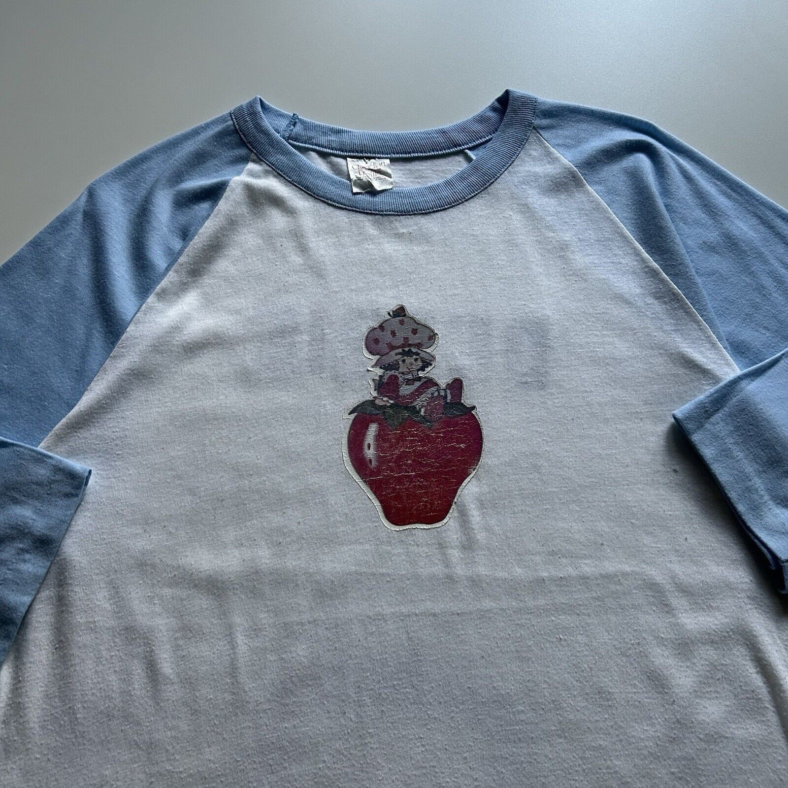 Vintage Vintage 80s Strawberry Short Cake Raglan Shirt Medium Rare Size US M / EU 48-50 / 2 - 2 Thumbnail