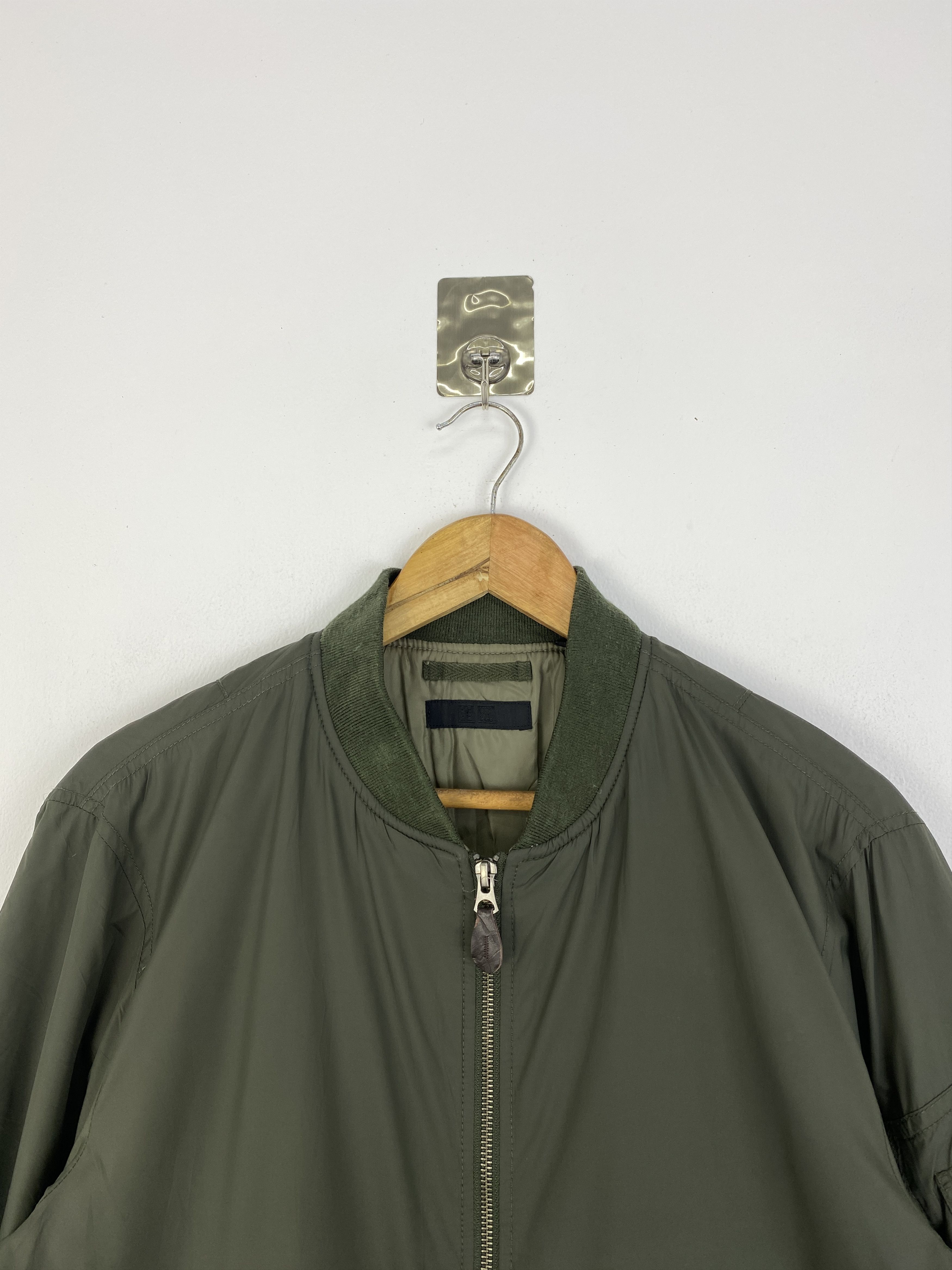Uniqlo Uniqlo MA-1 Blouson Bomber Olive Green Jacket JA0191 Size US L / EU 52-54 / 3 - 3 Thumbnail