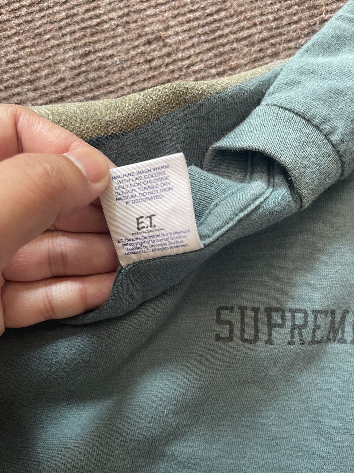 Supreme Supreme E.T. The Extra-Terrestrial Tee - F/W 2015 Size US L / EU 52-54 / 3 - 7 Thumbnail