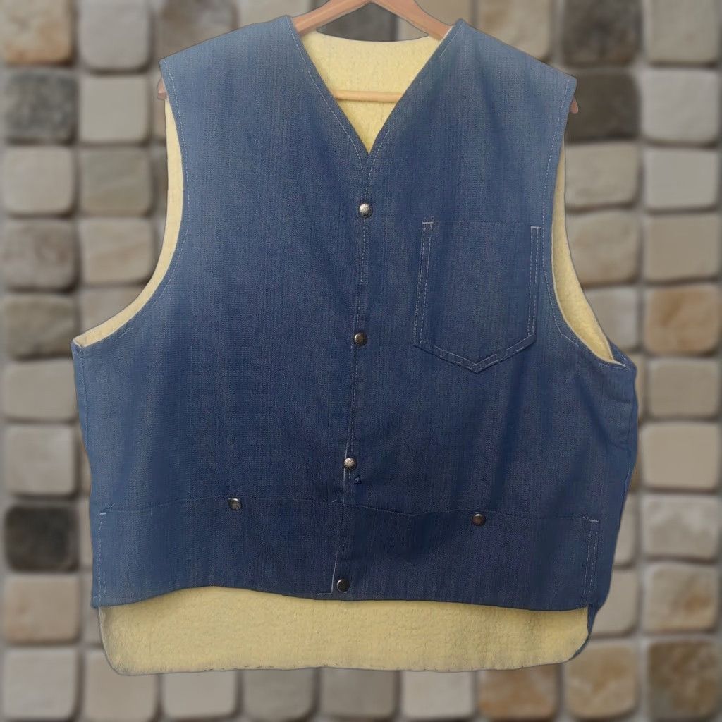 Denime VINTAGE Denim Vest Men L Denim Vest Casual Workwear Western Lined Faux Sherpa Pockets 24" Chest 24" Front 27.5" Back READ Ladies? Mens Size US 33 - 1 Thumbnail
