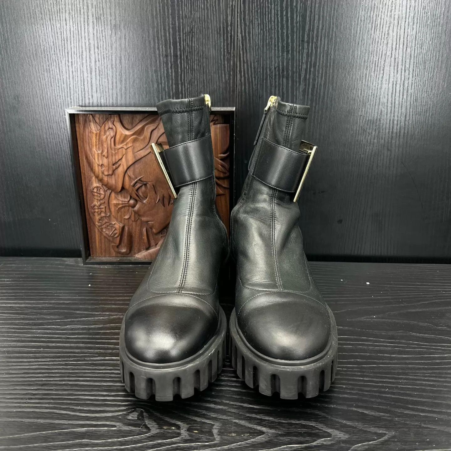 Roger Vivier RV Lambskin Metal Buckle Short Boots 40 Like New Size US 9.5 / IT 39.5 - 4 Thumbnail