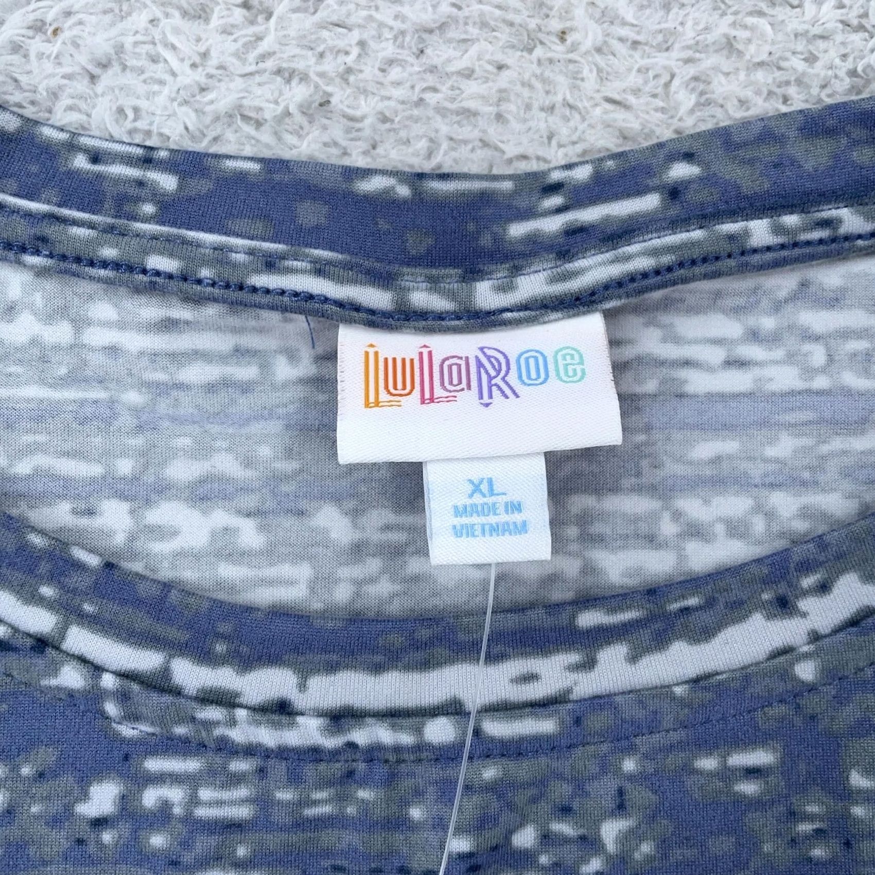 Vintage LuLaRoe Leah Shirt Womens XL Blue Gray Abstract Drop Shoulder Cuff Tunic Top Size XL / US 12-14 / IT 48-50 - 6 Thumbnail