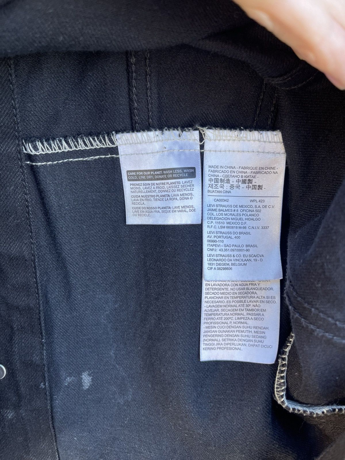 Levi's Black Denim Jacket Size US L / EU 52-54 / 3 - 7 Thumbnail