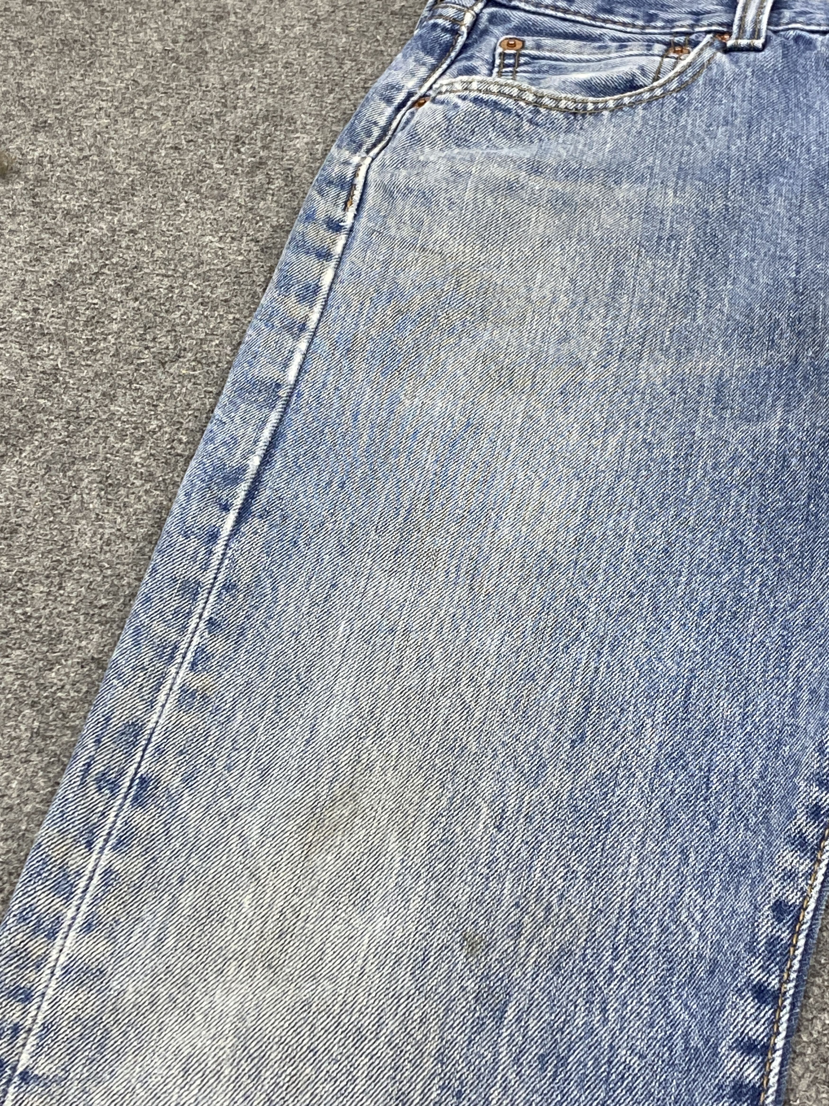 Levi's Vintage Levis 501 Light Wash Denim Jeans DP2731 Size US 31 - 13 Thumbnail