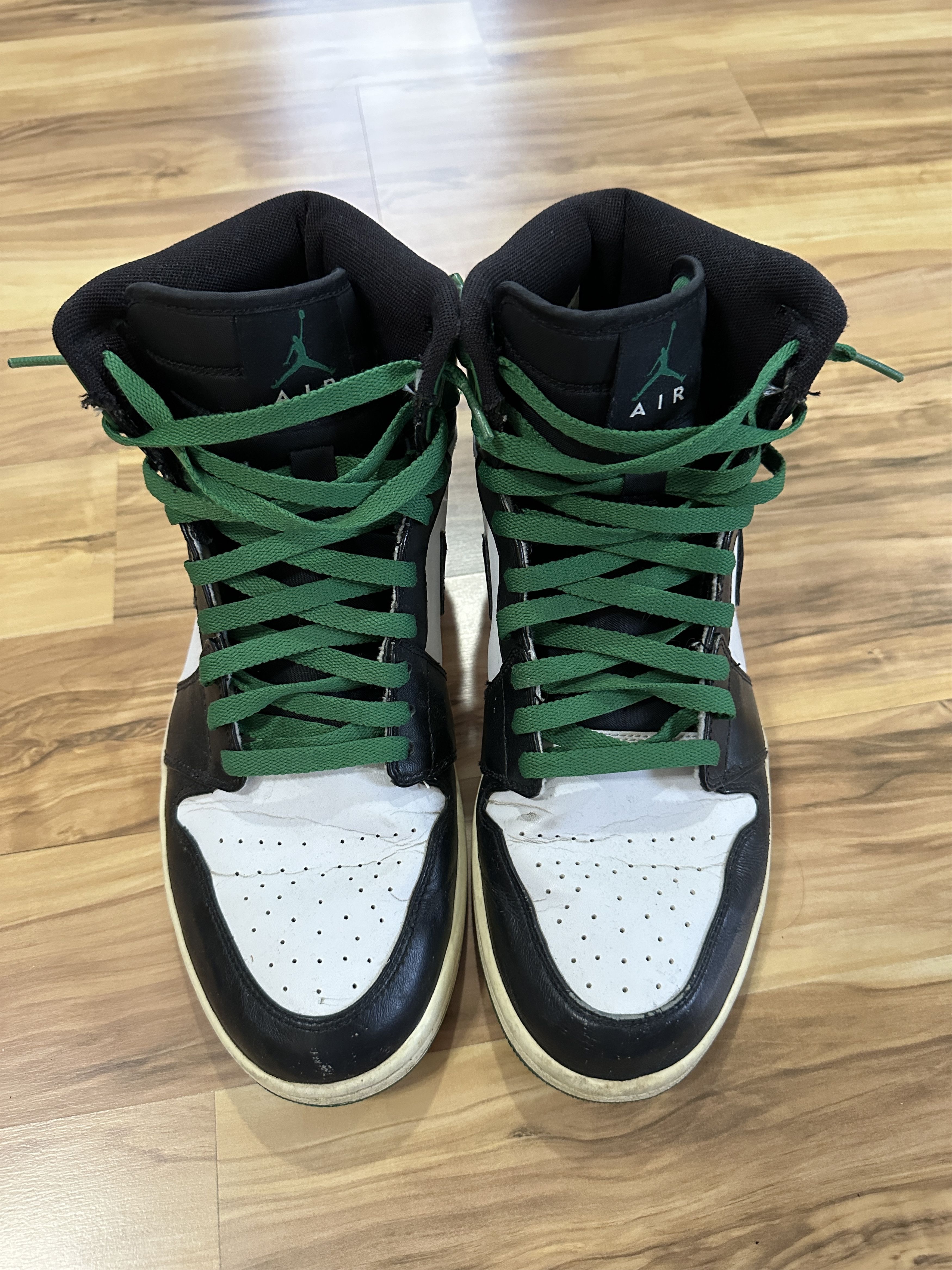 Jordan Brand Jordan 1 High "Defining Moments Celtics" Size 10.5 Size US 10.5 / EU 43-44 - 1 Thumbnail