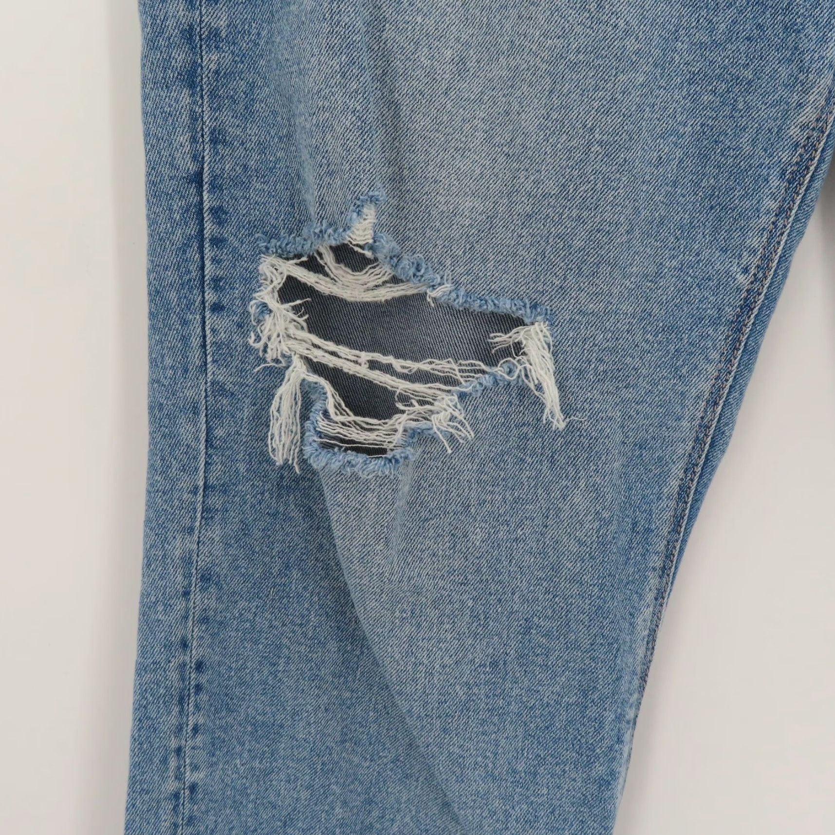 American Eagle Outfitters American Eagle Outfitters Women 12 Highest Rise 90s Boyfriend Distressed Blue Denim Jeans Size 34" / US 12 / IT 48 - 4 Thumbnail