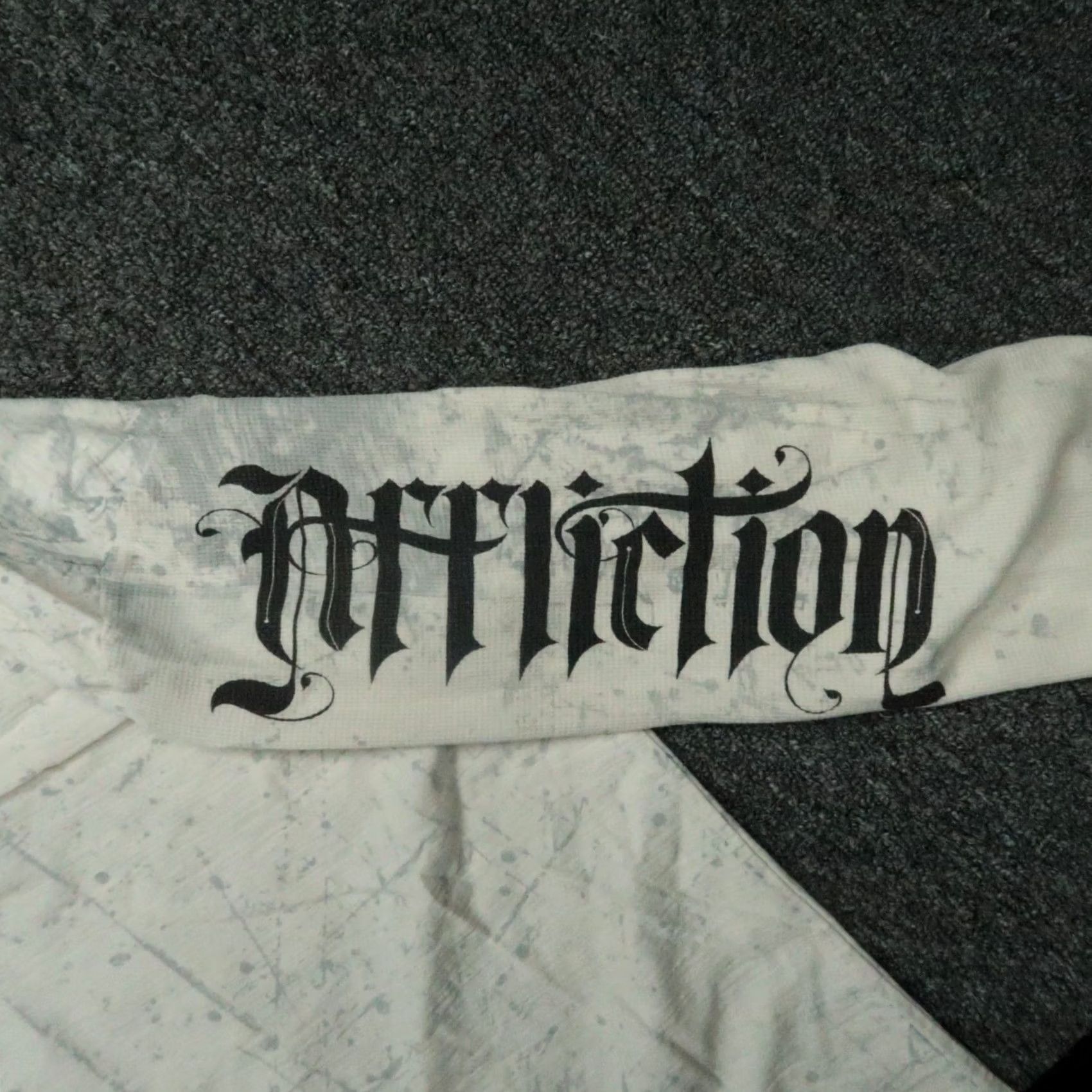 Affliction VINTAGE Affliction Hoodie Men XL White Gray Pullover Cross Wings Y2K Mens Hoodie XL White Cross Wings 90s 2000s Size US XL / EU 56 / 4 - 4 Thumbnail
