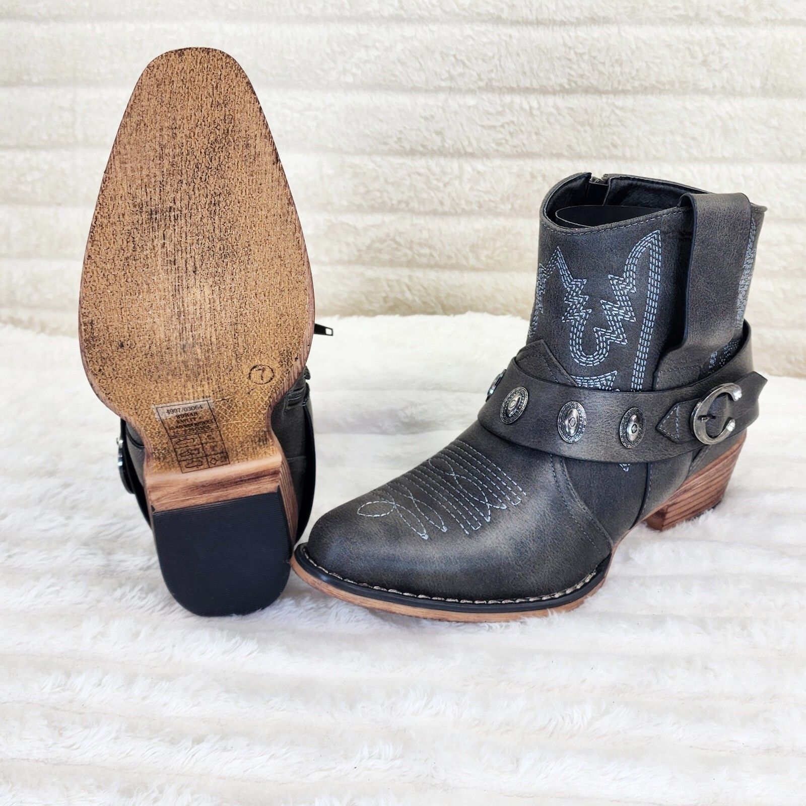 Other Wild West Black Distressed Western Cowgirl Pull On Ankle Boo Size US 8.5 / IT 38.5 - 4 Thumbnail
