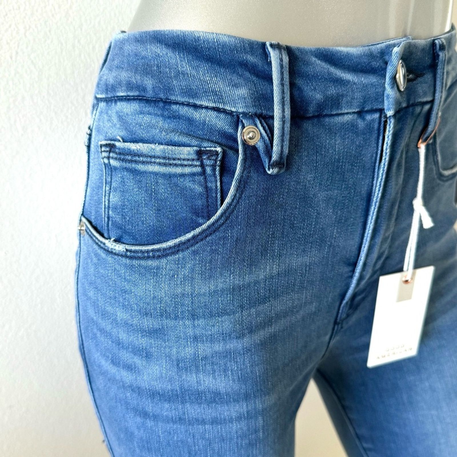 Good American NWT! Good American Blue Jeans, Size 2/26 Size 26" / US 2 / IT 38 - 3 Thumbnail