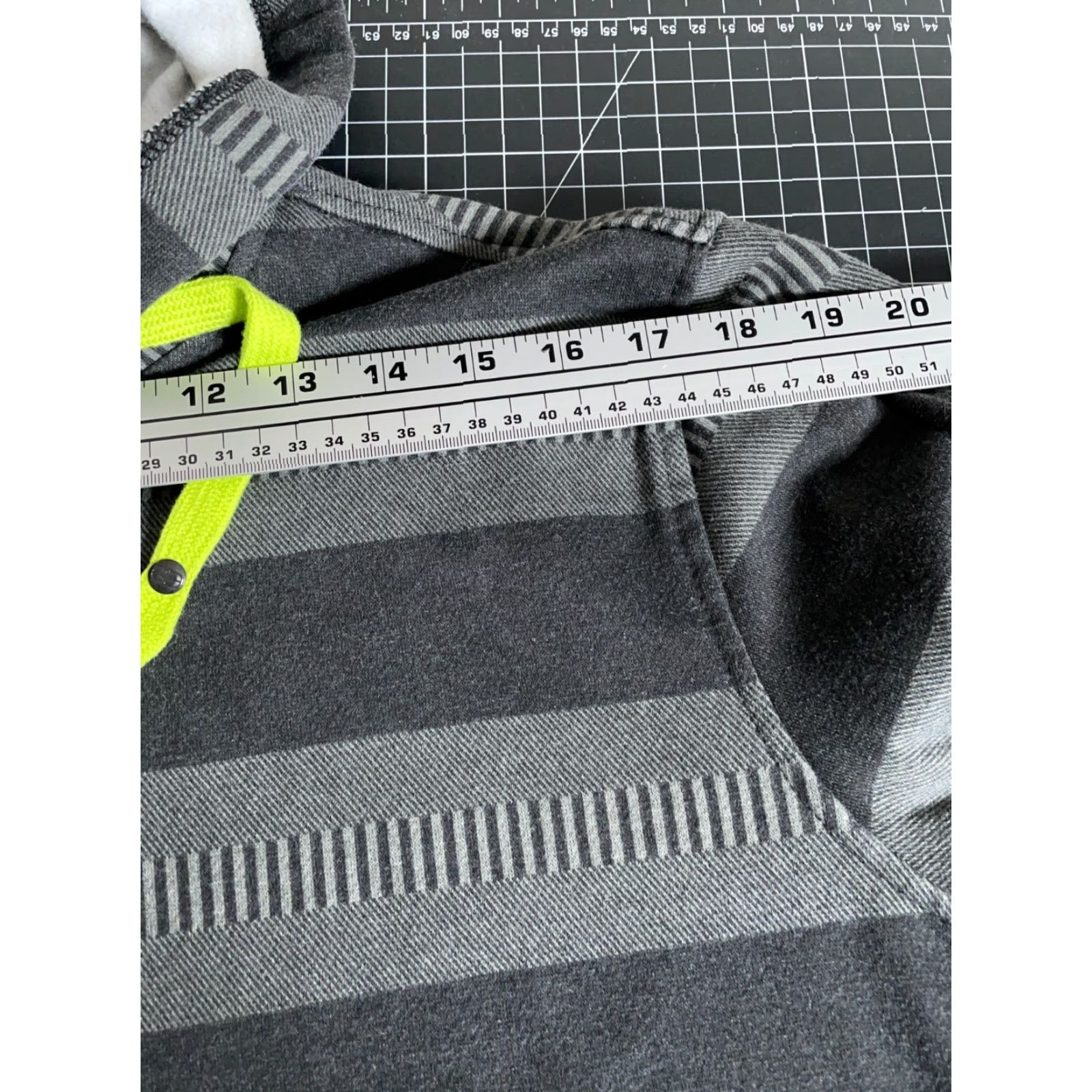 No Fear No Fear Zip Up Hoodie Men's Large Gray Black Striped Sweatshirt Skater Size US L / EU 52-54 / 3 - 7 Thumbnail