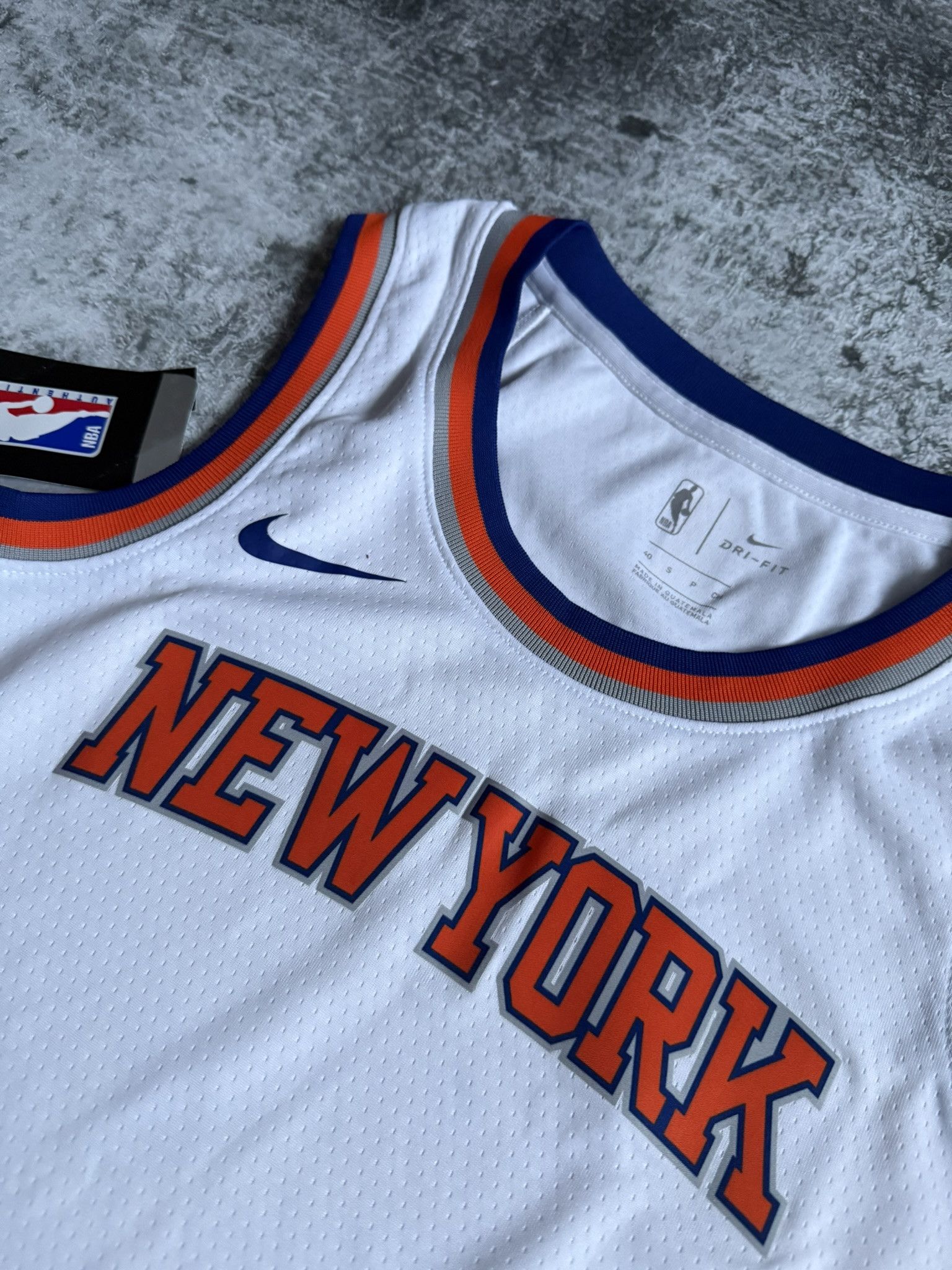 Nike NEW YORK KNICKS NIKE SWINGMAN JERSEY BLANK NBA BASKETBALL S Size US S / EU 44-46 / 1 - 4 Thumbnail
