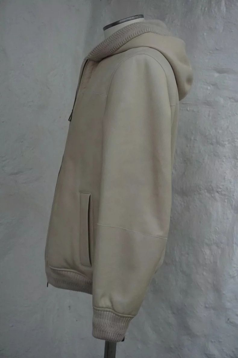Loro Piana LORO PIANA A man's cream-colored fur integrated bomer hood Size US M / EU 48-50 / 2 - 3 Thumbnail