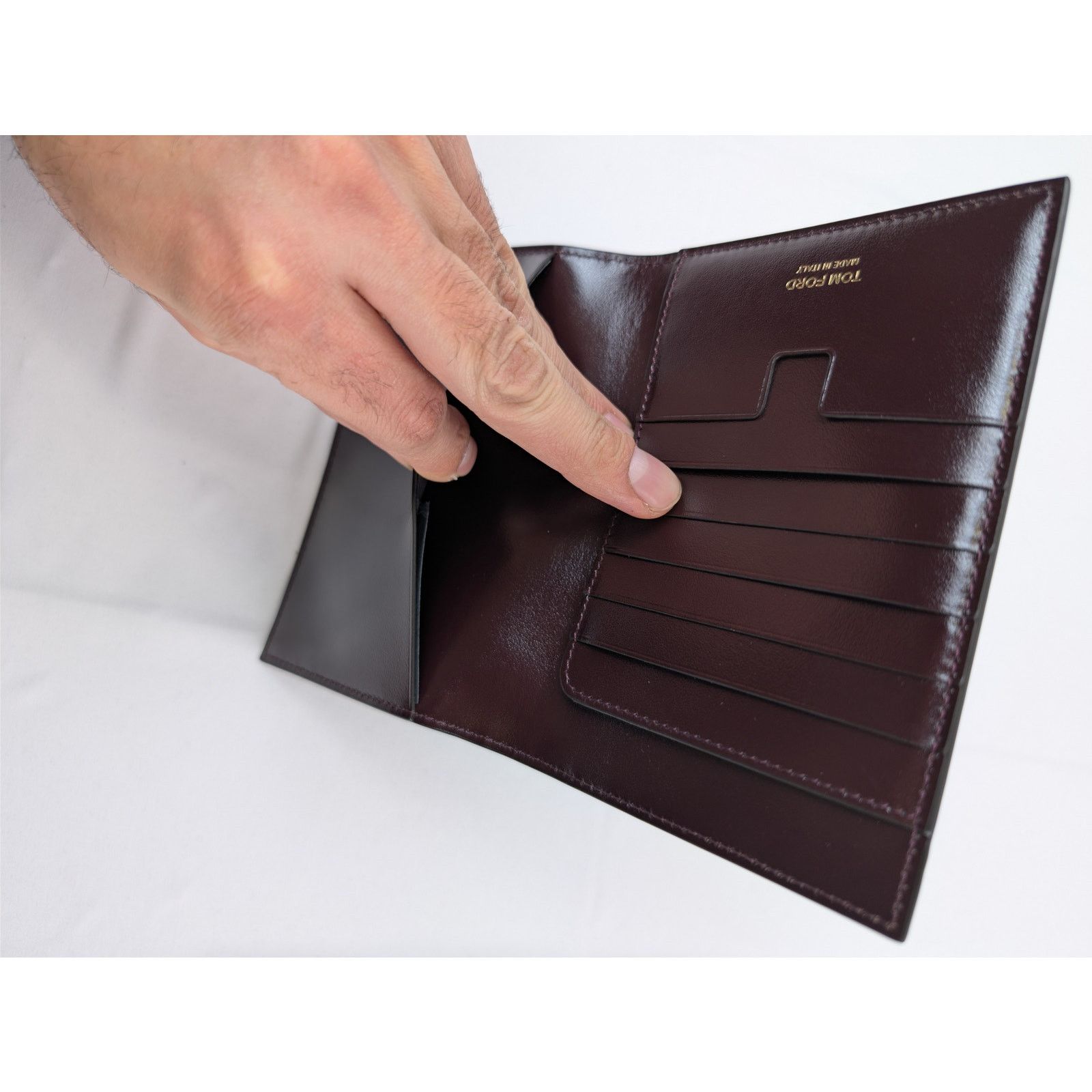 Tom Ford o1rshd1 Q:2 / Size: OS / Wallet in Burgundy Size ONE SIZE - 5 Thumbnail