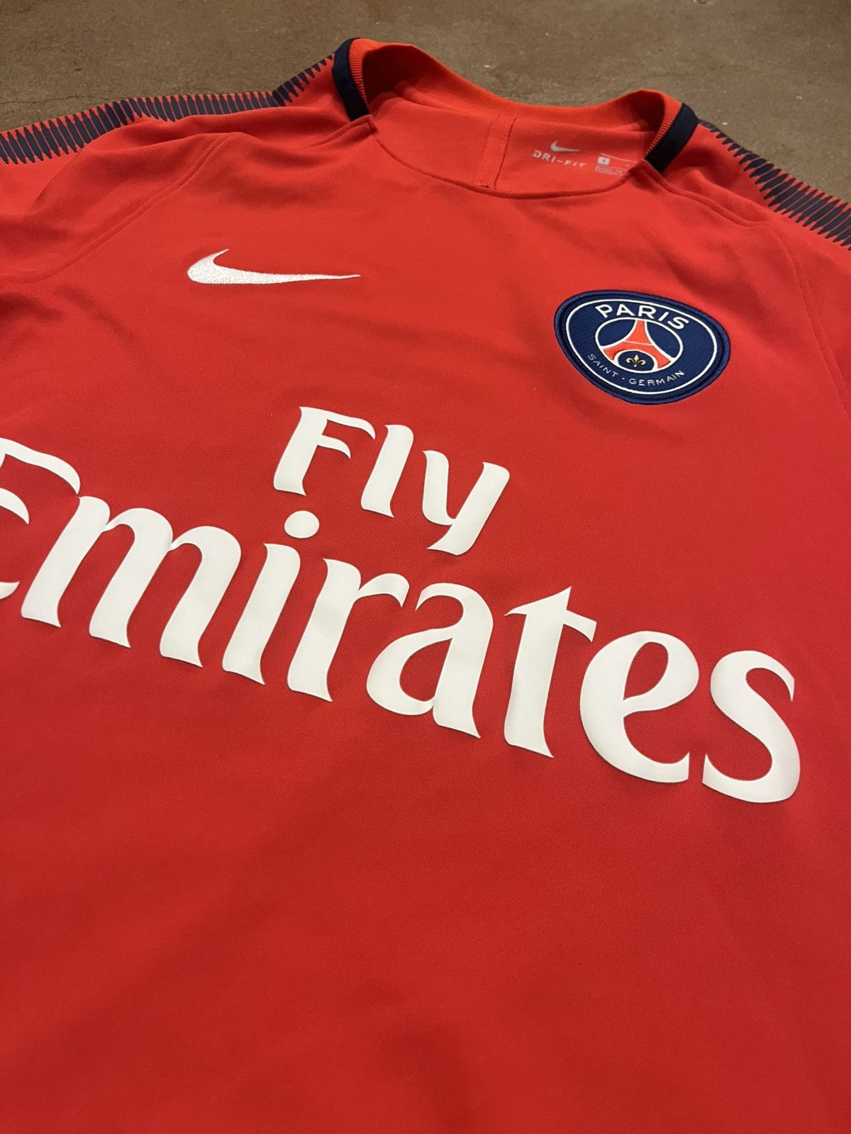 Nike Nike PSG 2017 training football soccer jersey small Size US S / EU 44-46 / 1 - 2 Thumbnail