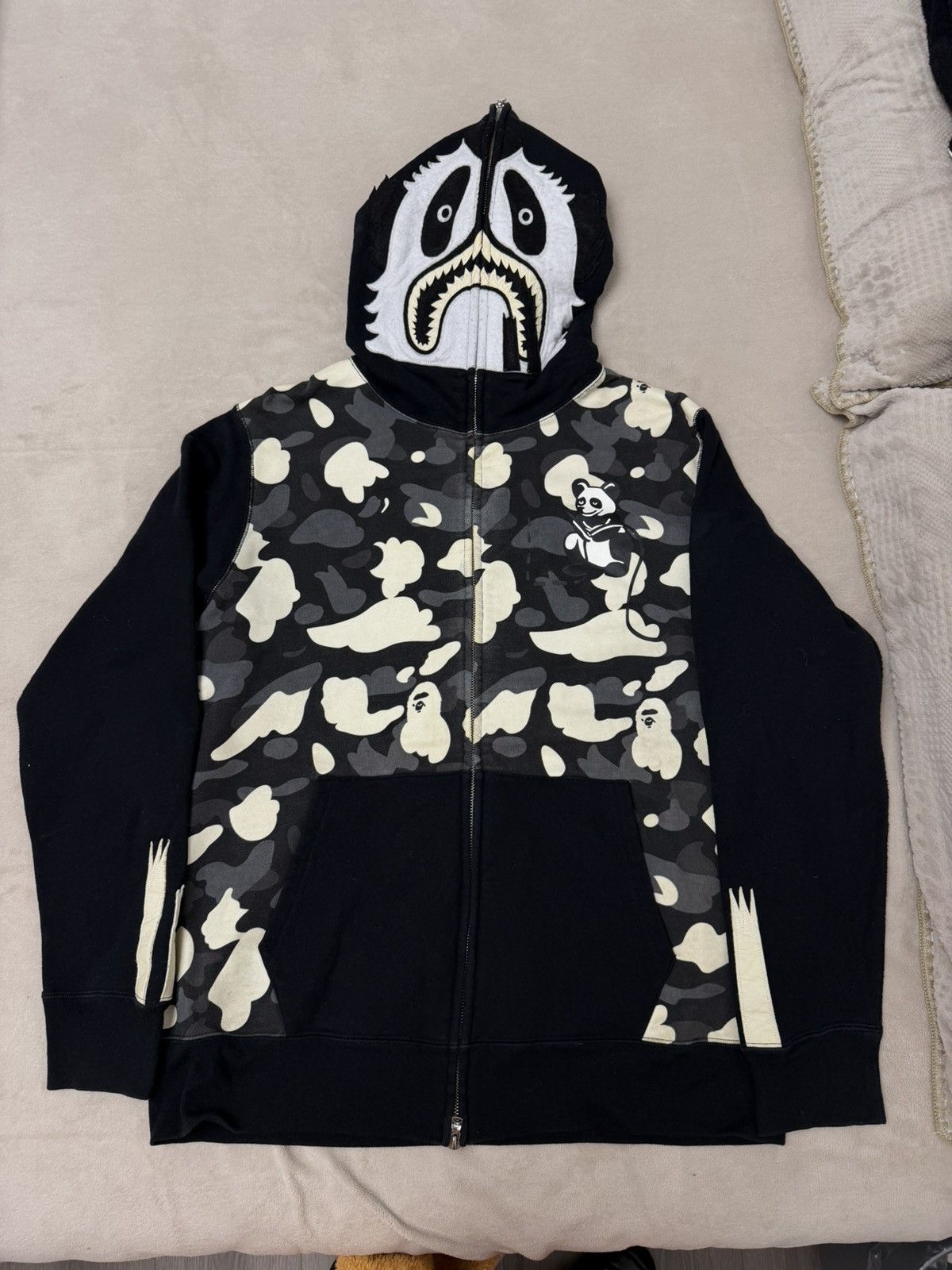 Bape Bape panda florescent hoodie Size US XL / EU 56 / 4 - 1 Thumbnail