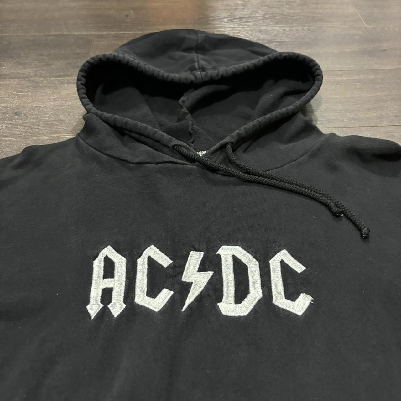 Designer vintage AC/DC embroidered hoodie 90s XL Size US XL / EU 56 / 4 - 1 Thumbnail