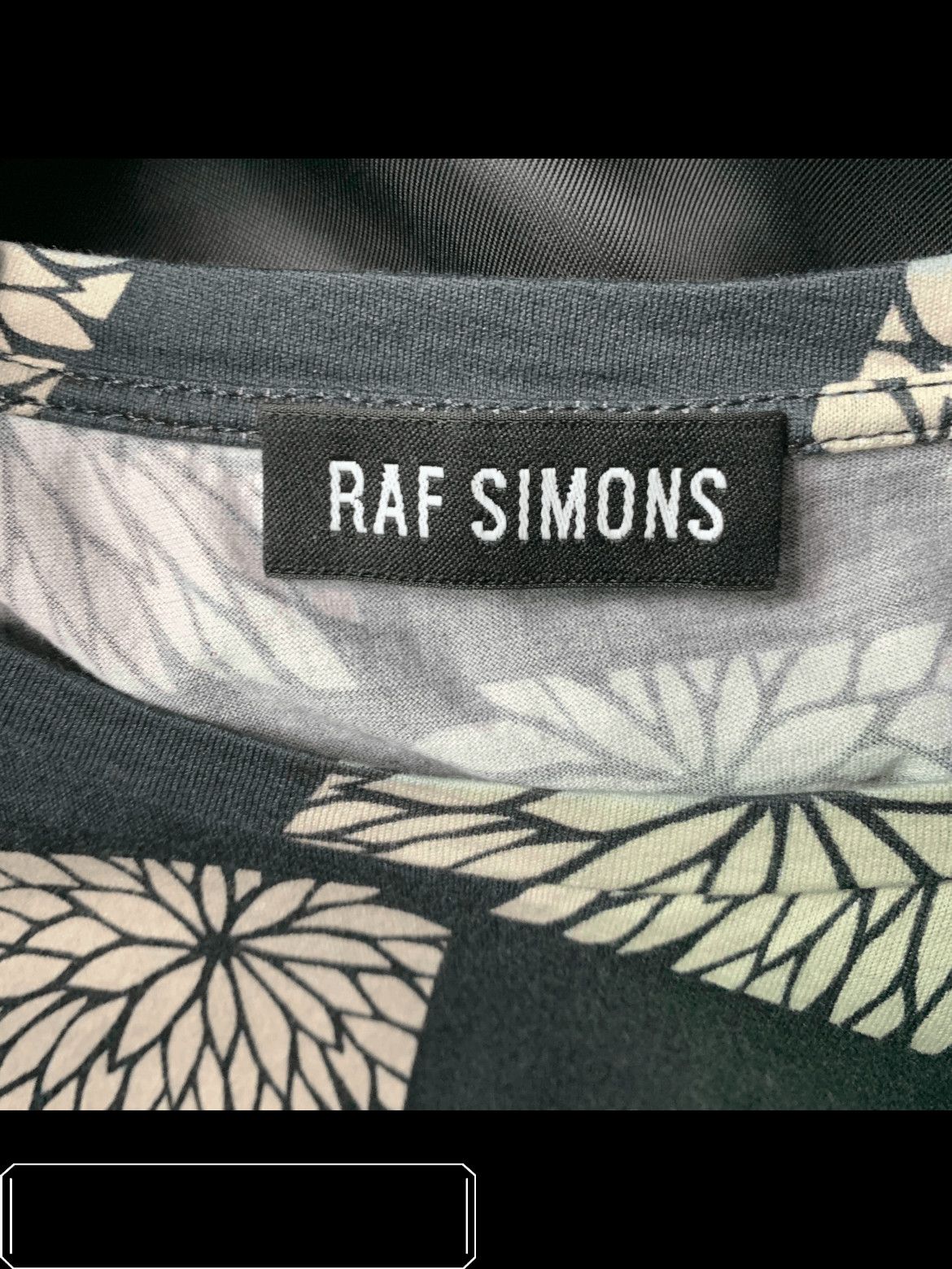 Raf Simons Raf Simons 15SS Runway Flower Pattern Patches Tee Size US M / EU 48-50 / 2 - 3 Thumbnail