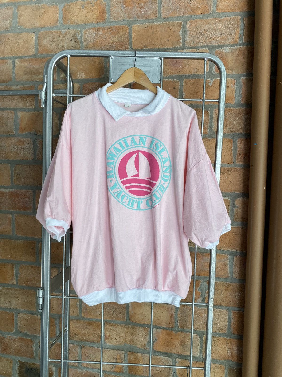 Vintage Hawaiian Pink Sailboat Crewneck Size L / US 10 / IT 46 - 1 Thumbnail