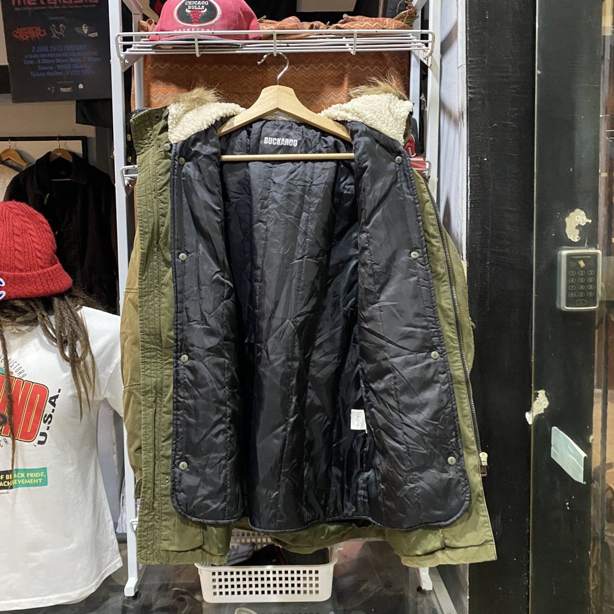 BUCKAROO Buckaroo olive green parka jacket with a faux-fur trim hood Size US M / EU 48-50 / 2 - 3 Thumbnail