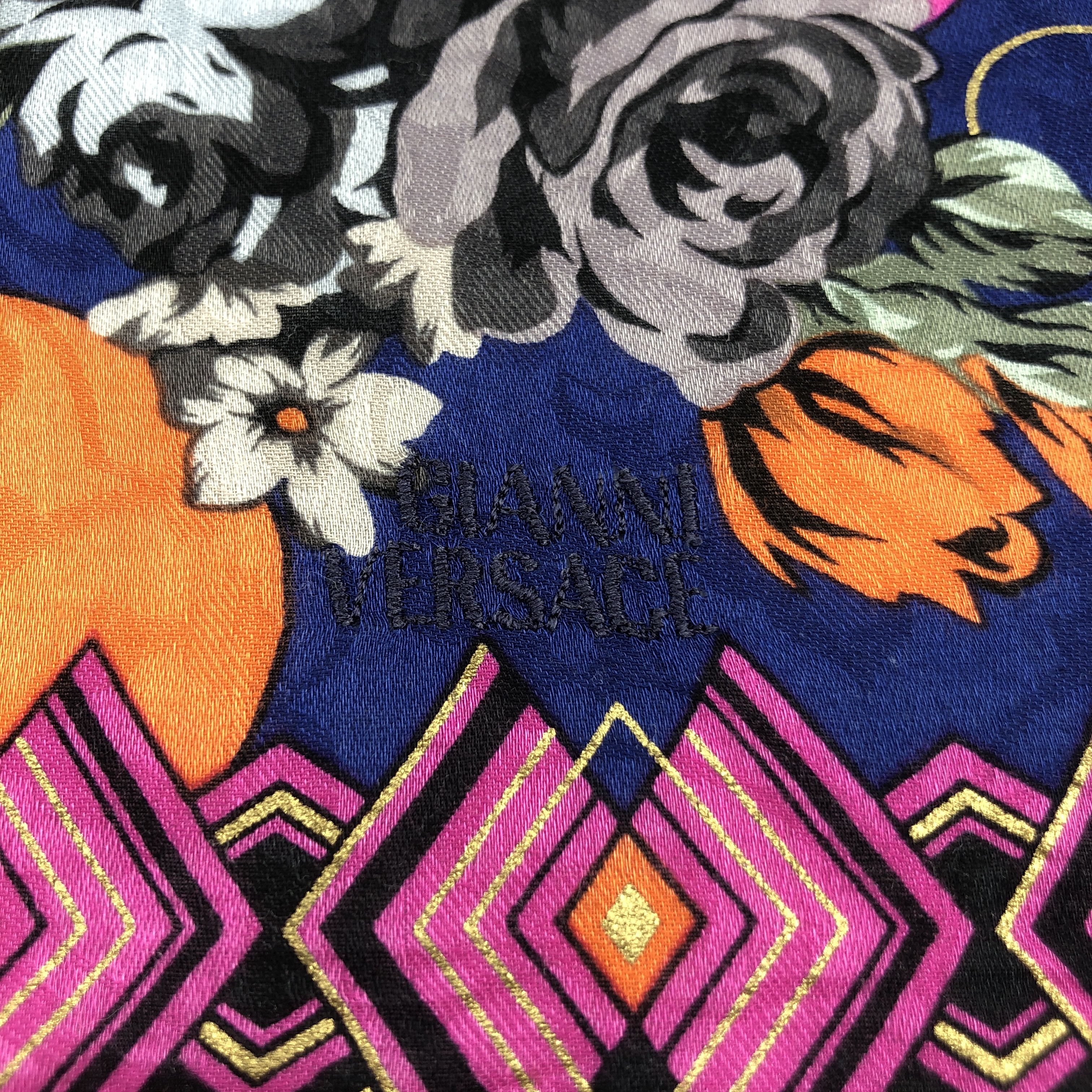Versace Gianni Versace Handkerchief Neckerchief Bandana H2956 Size ONE SIZE - 3 Thumbnail
