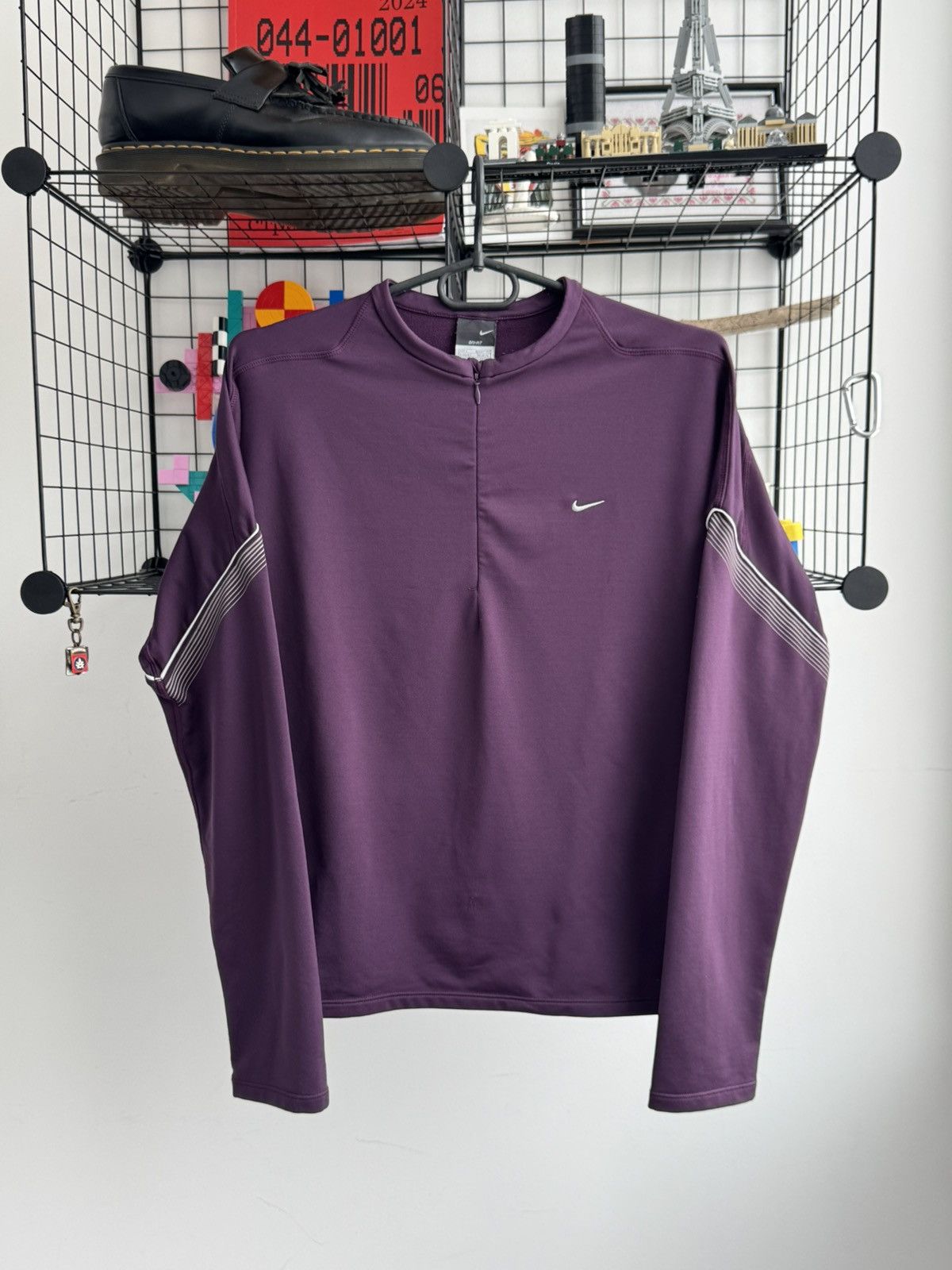 Nike Vintage Nike Dri Fit Thermal Running Long Sleeve Size US S / EU 44-46 / 1 - 1 Thumbnail