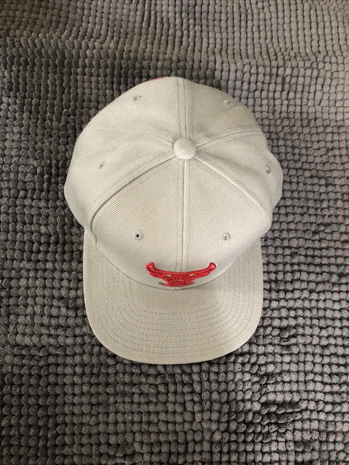 Mitchell & Ness NBA CHICAGO BULLS MITCHELL & NESS MENS SNAPBACK HAT GREY RED Size ONE SIZE - 2 Thumbnail